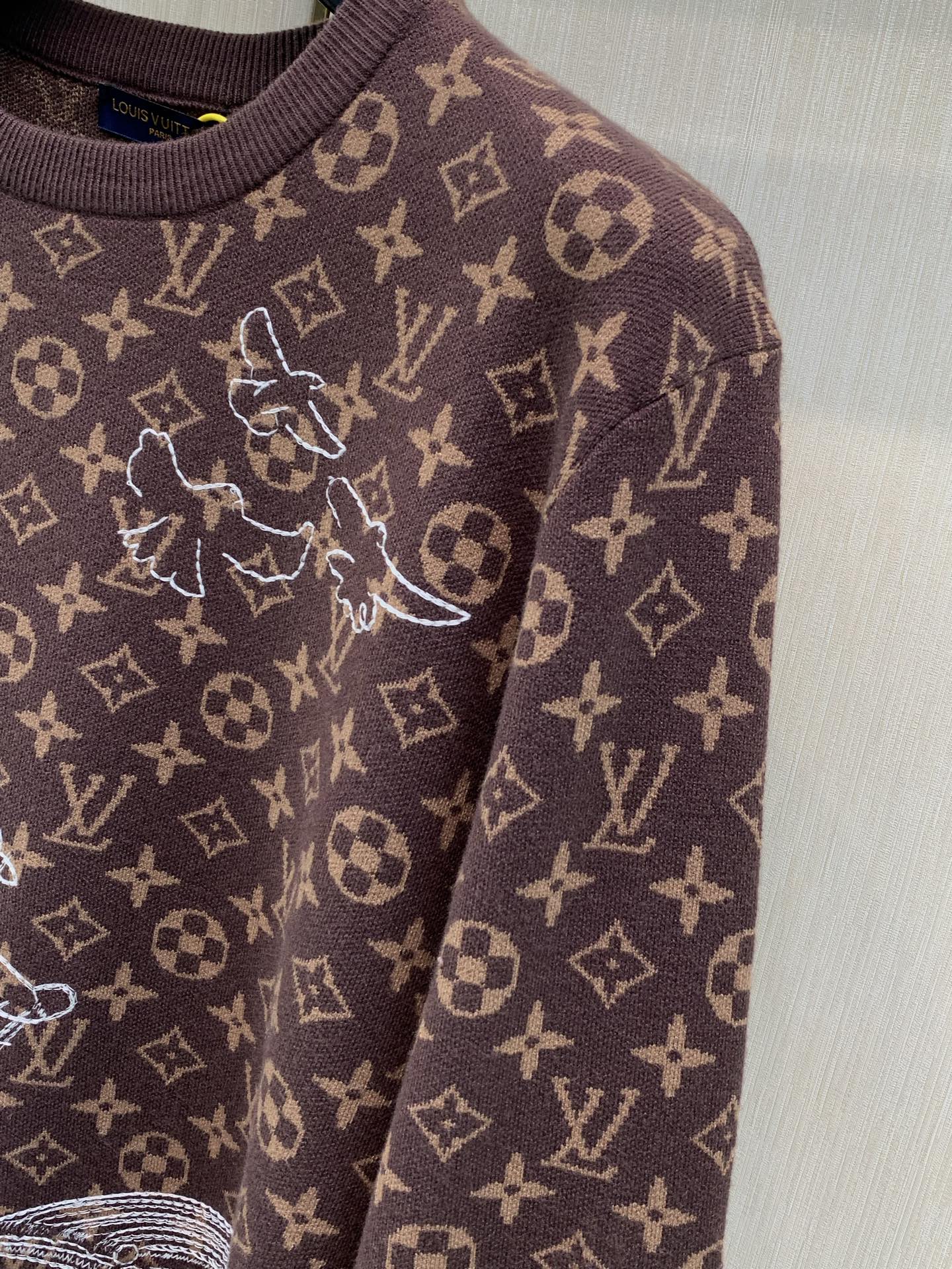 ,LouisVuitton 路易威登,2026冬季最新款,专柜同步有售,原单狠货,时尚休闲圆领长袖针织毛衣,上身很有特点 ,LouisVuitton 路易威登,2026冬季最新款,专柜同步有售,原单狠货,时尚休闲圆领长袖针织毛衣,上身很有特点