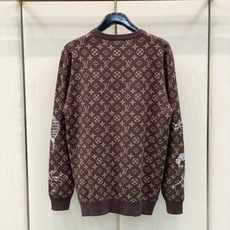,LouisVuitton 路易威登,2026冬季最新款,专柜同步有售,原单狠货,时尚休闲圆领长袖针织毛衣,上身很有特点 ,LouisVuitton 路易威登,2026冬季最新款,专柜同步有售,原单狠货,时尚休闲圆领长袖针织毛衣,上身很有特点