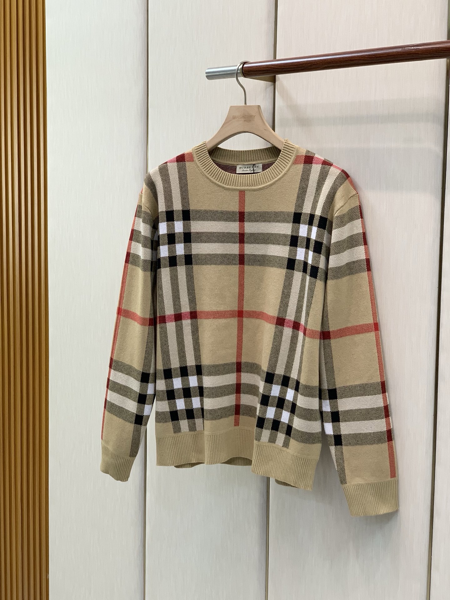 ，Burberry 巴宝莉，2026秋冬最新品，专柜同步有售，原单狠货，时尚休闲圆领长袖针织毛衣，进口原版面料，顶级针织