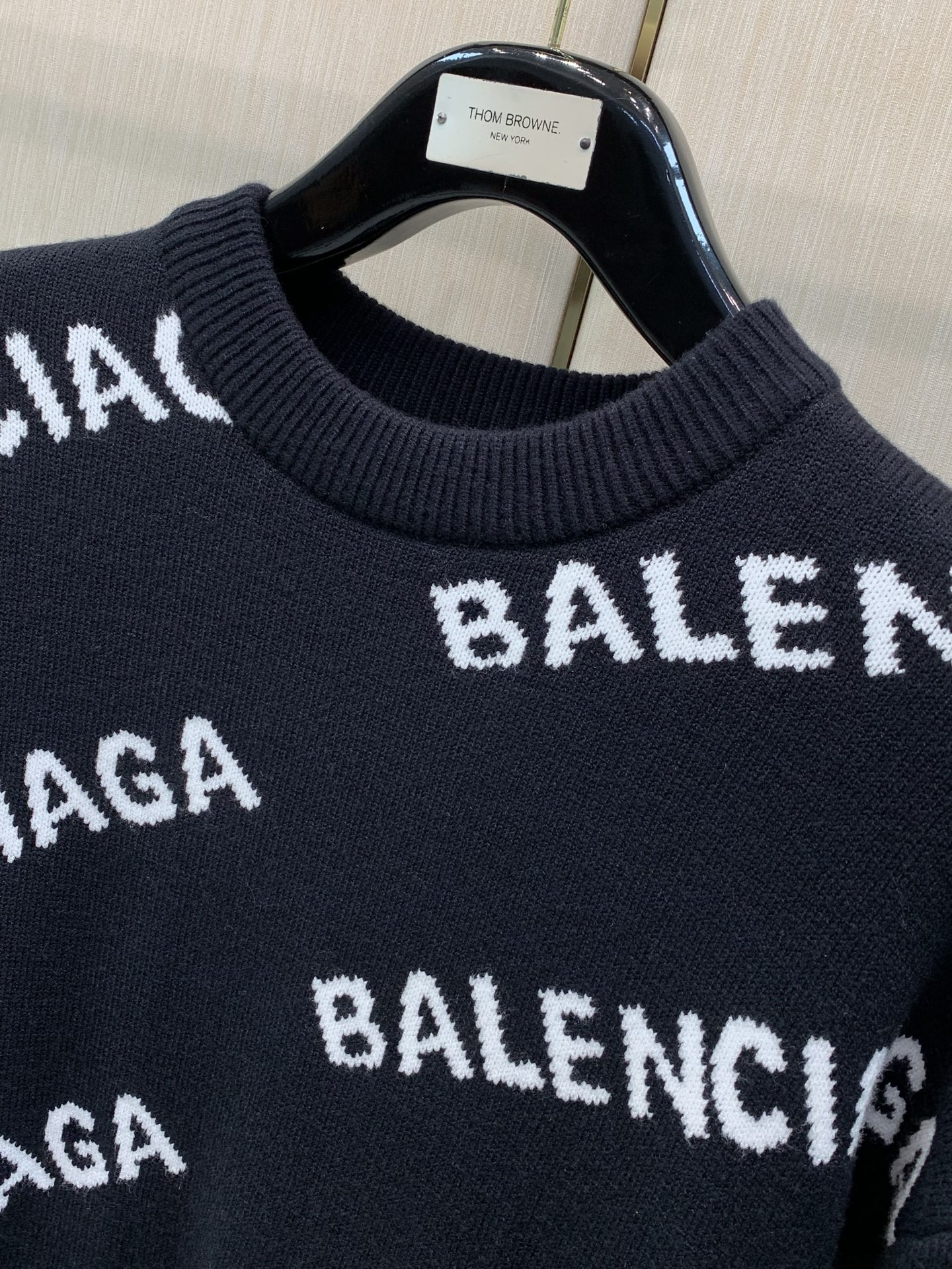 ,Balenciaga 巴黎世家,2026冬季最新款,专柜同步有售,原单狠货,爆款时尚休闲圆领长袖双层针织毛衣,进口原版 ,Balenciaga 巴黎世家,2026冬季最新款,专柜同步有售,原单狠货,爆款时尚休闲圆领长袖双层针织毛衣,进口原版