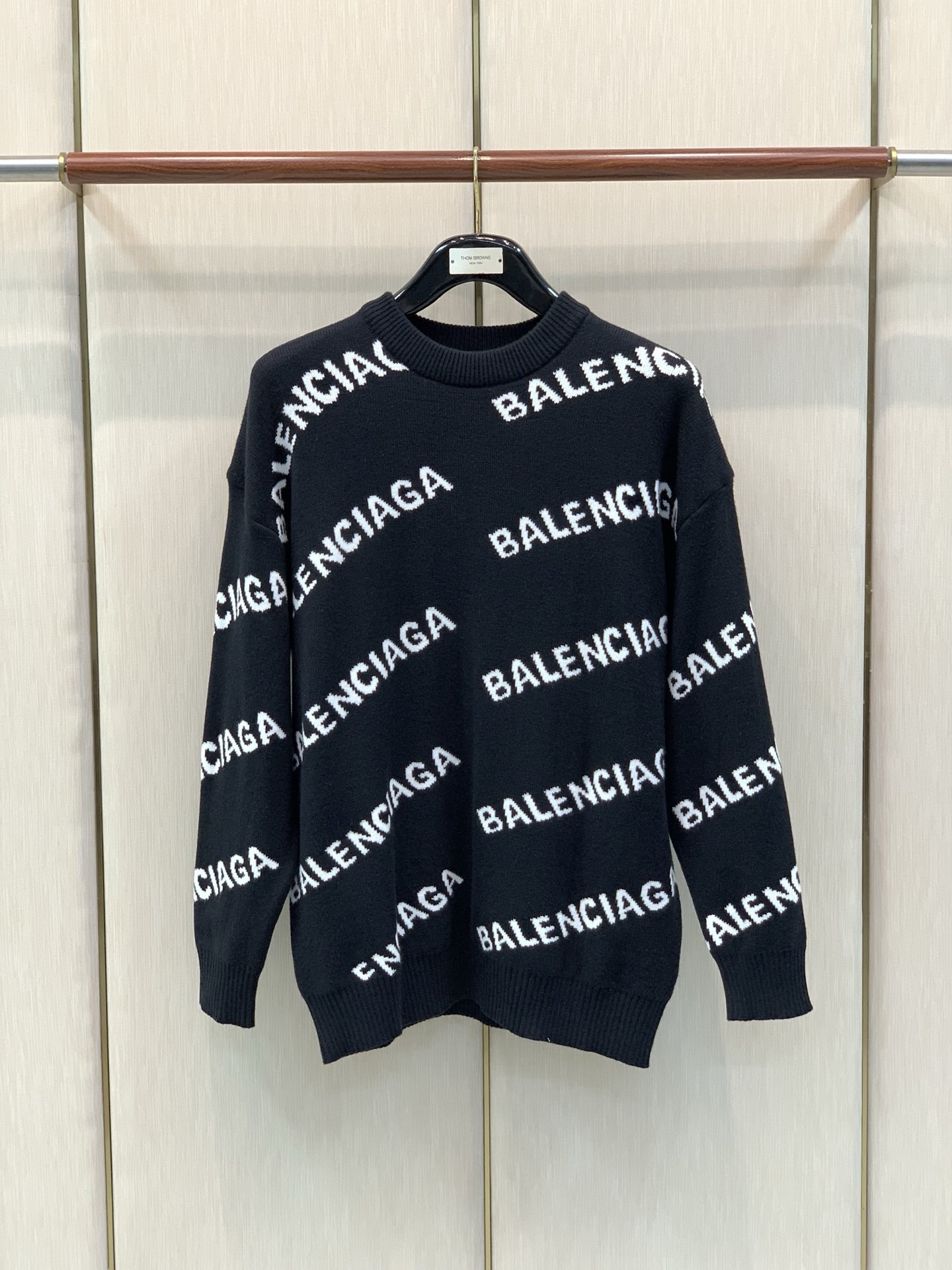 ，Balenciaga 巴黎世家，2026冬季最新款，专柜同步有售，原单狠货，爆款时尚休闲圆领长袖双层针织毛衣，进口原版