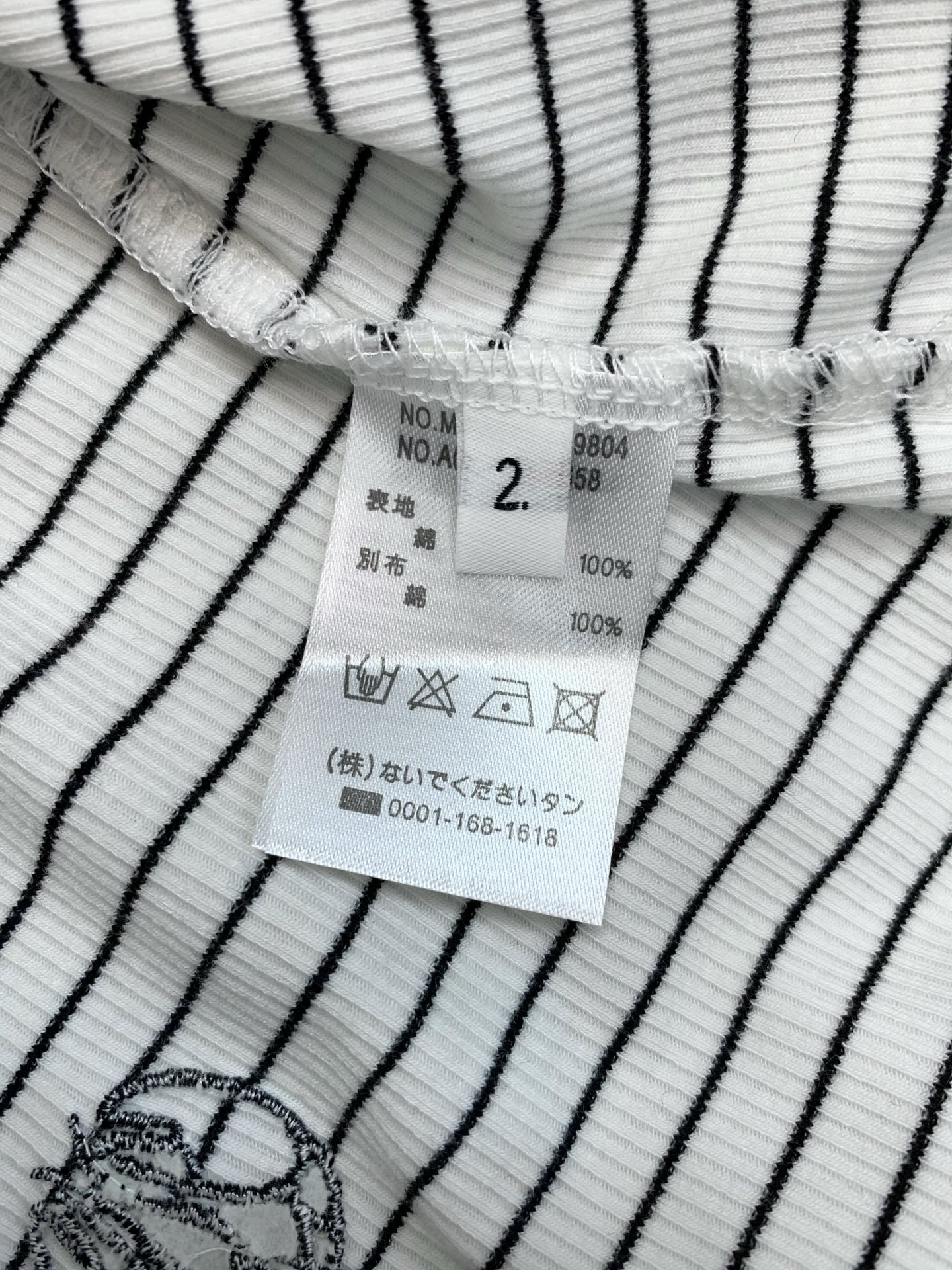 ，Tom Browne 汤姆.布朗，早秋最新品，专柜同步有售，原单狠货，时尚休闲翻领长袖T恤，上身很有特点！吸睛而有亮点