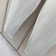 ,PRADA 普拉达,2026秋季最新品,专柜同步有售,时尚休闲裤,进口原版面料,做工极为复杂,唯一可以做代购级别的渠道 ,PRADA 普拉达,2026秋季最新品,专柜同步有售,时尚休闲裤,进口原版面料,做工极为复杂,唯一可以做代购级别的渠道