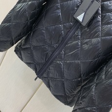 ,Moncler 蒙口,2026冬季最新品,专柜同步有售,原单狠货,时尚休闲连帽羽绒服外套,上身舒适!吸睛而有亮点,采用 ,Moncler 蒙口,2026冬季最新品,专柜同步有售,原单狠货,时尚休闲连帽羽绒服外套,上身舒适!吸睛而有亮点,采用