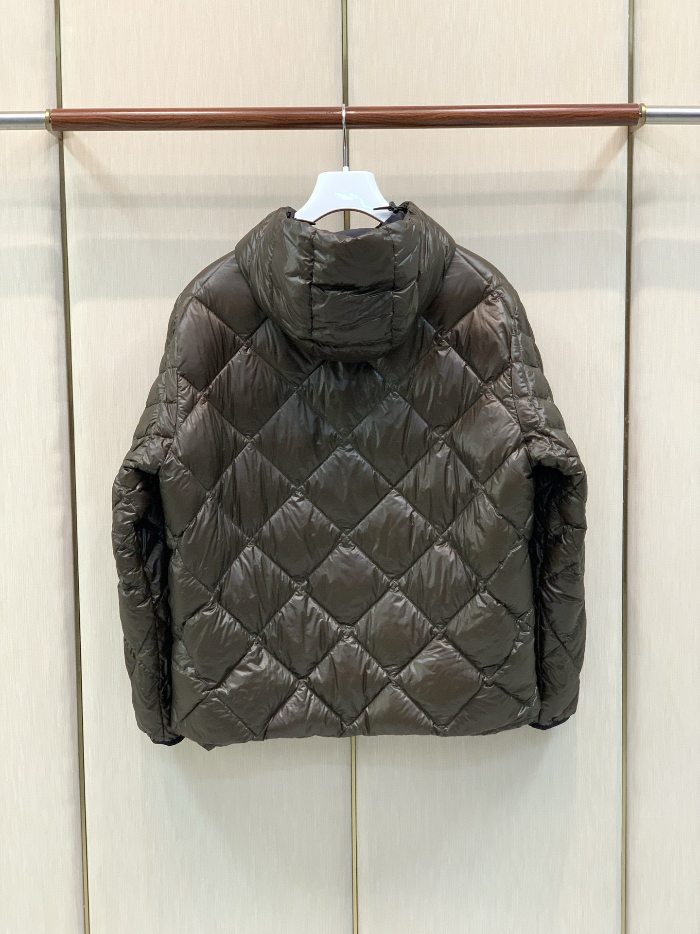 ,Moncler 蒙口,2026冬季最新品,专柜同步有售,原单狠货,时尚休闲连帽羽绒服外套,上身舒适!吸睛而有亮点,采用 ,Moncler 蒙口,2026冬季最新品,专柜同步有售,原单狠货,时尚休闲连帽羽绒服外套,上身舒适!吸睛而有亮点,采用
