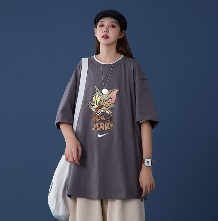 Nike x Tom and Jerry Camiseta de Manga Corta con Estampado Gráfico para Unisex 9 a1719240130524 5203