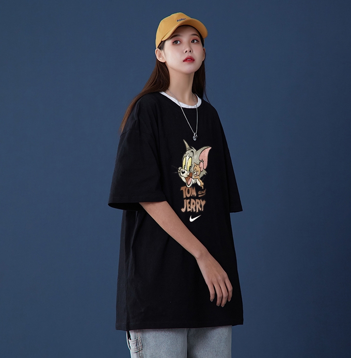 Nike x Tom and Jerry Camiseta de Manga Corta con Estampado Gráfico para Unisex 6 a1719240134159 0168
