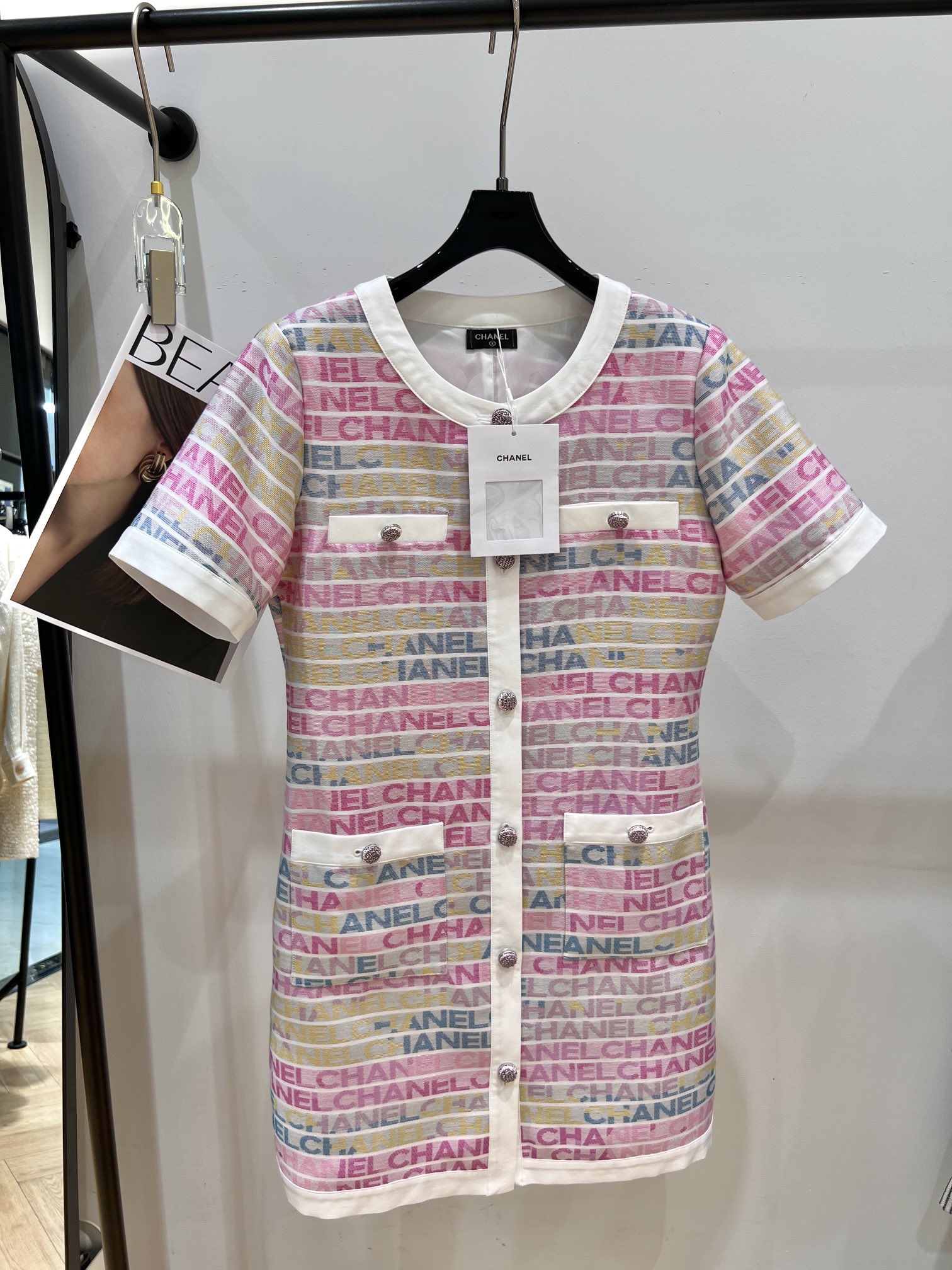 NO:313699,——Chane*——2025 early spring new dress, exclusive edition, custom fabric, super beautiful striped color scheme, youthful and beautiful, style with a sense of line, super modified body shape, SML, chanel, skirts, alexander wang19860909——Chane*——2025早春新款连衣裙,独家开版,面料定制,超级漂亮的条纹配色,青春靓丽,版型自带线条感,超级修饰身材,SML,,chanel,skirts,alexander wang,Women's clothing