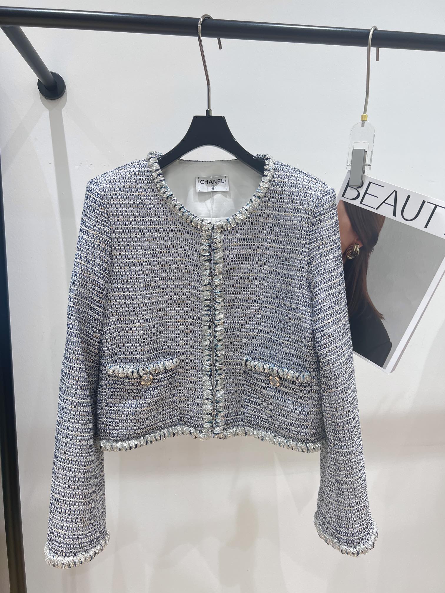 NO:323542,——Chane*—2025 early spring new jacket, exclusive exclusive edition, heavy industry creation, hand-made custom lace, luxurious and exquisitely matched with customized fabrics, high-end feel, directly full of SML, chanel, jackets & coats, alexander wang19860909——Chane*——2025早春新款外套,独家 独家开版,重工打造,手工穿珠的定制花边,奢华精美搭配定制面料,高级感直接拉满SML,,chanel,jackets & coats,alexander wang,Women's clothing