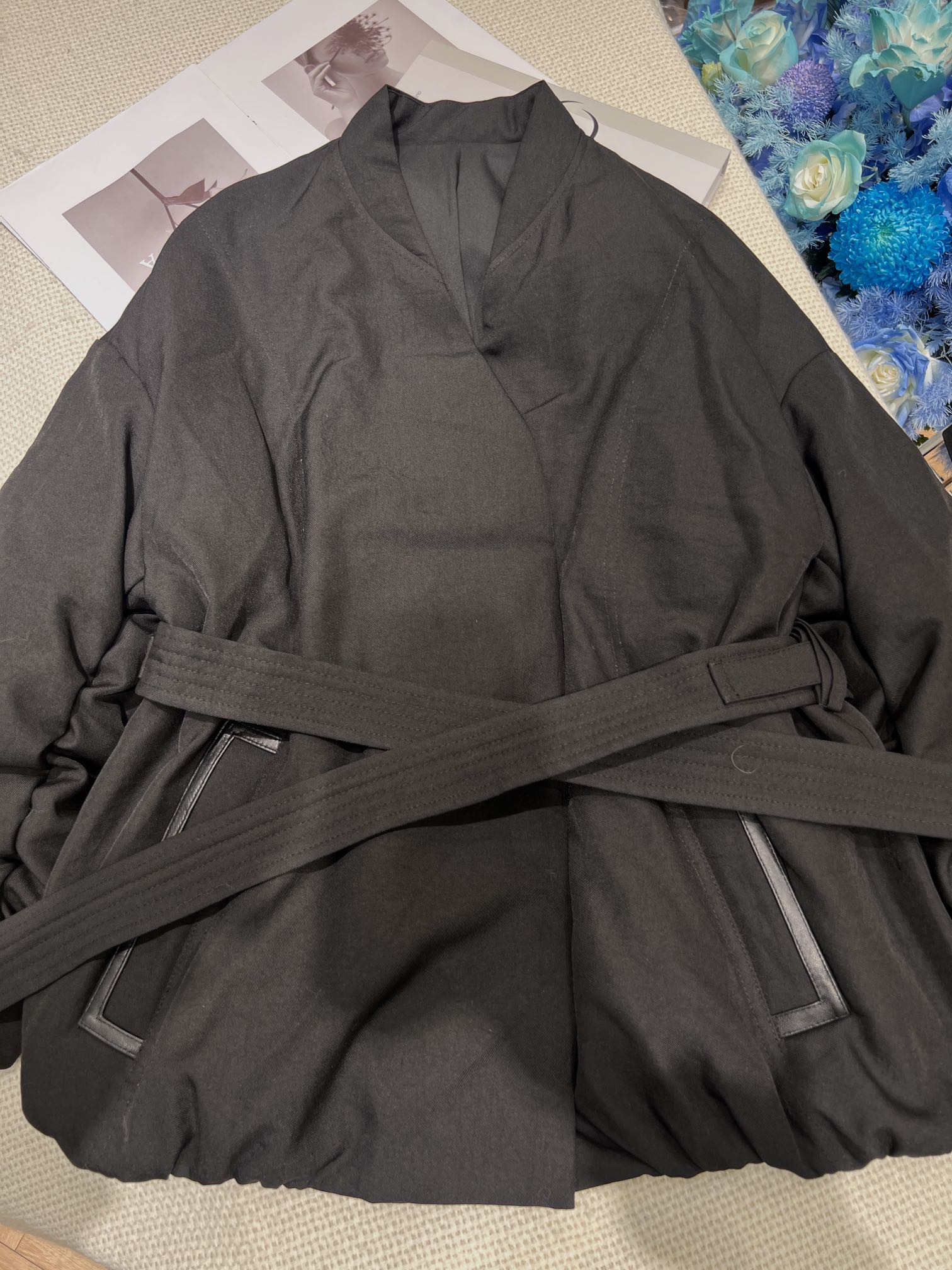 “2024 New Velvet Suit: Single Ferocious Female Design with Magnetic Straws” - 图片 2