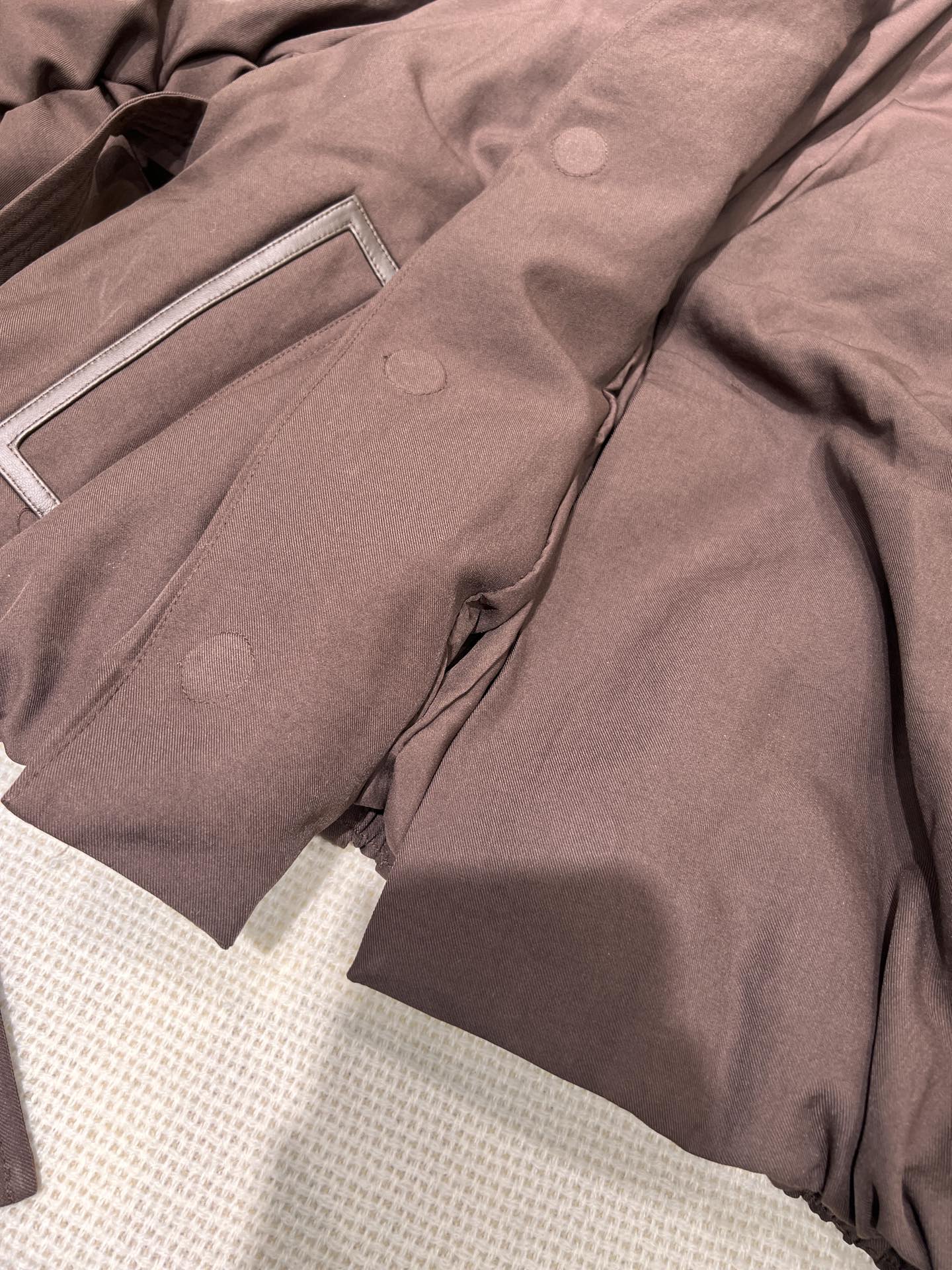 2024 New Velvet Suit for Women: Ferocious Style with Magnetic Straws and Bold Velvet Filling - 图片 5