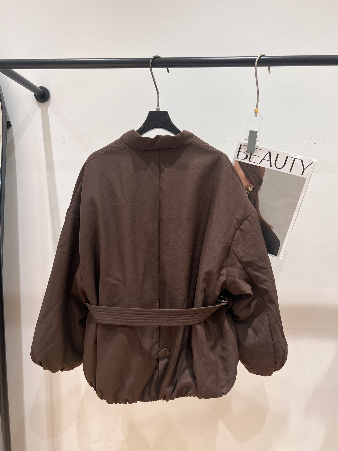 2024 New Velvet Suit for Women: Ferocious Style with Magnetic Straws and Bold Velvet Filling - 图片 6