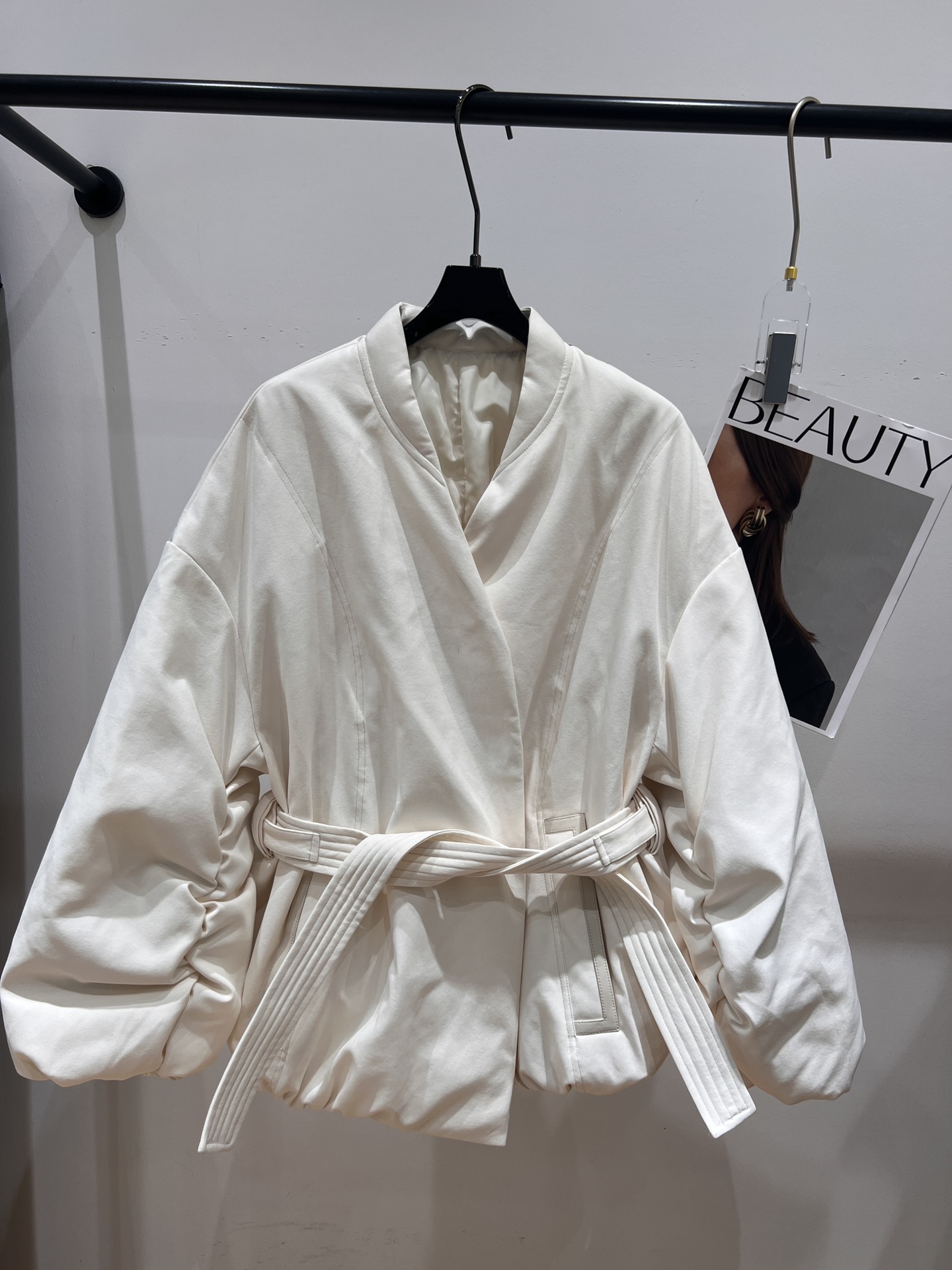 “2024 New Velvet Suit: Ferocious Female Style with Baseball Collar Design” - 图片 1