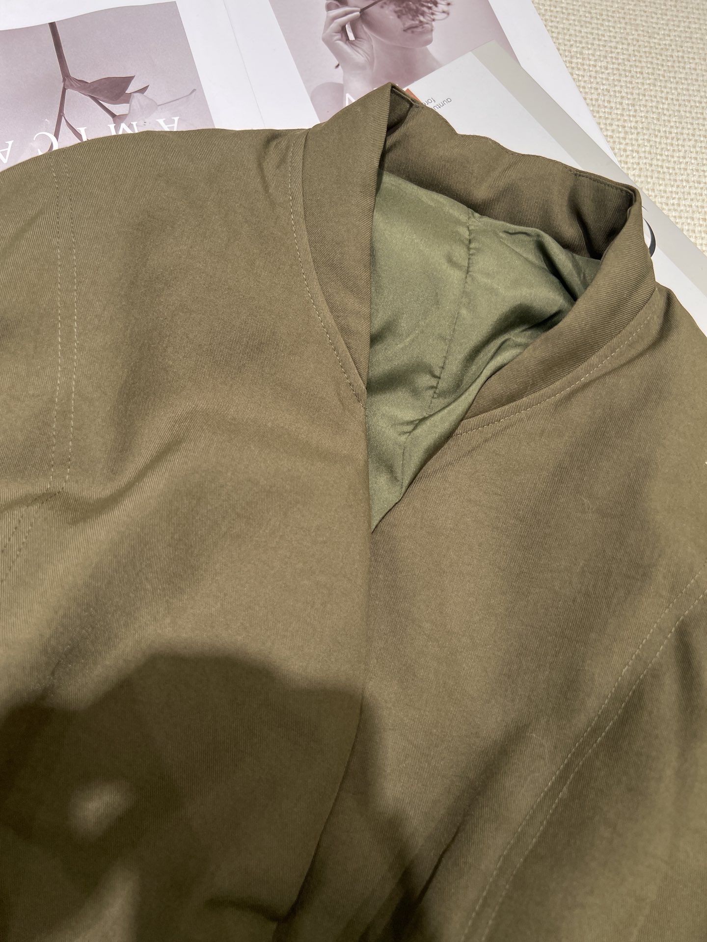 2024 New Velvet Suit: Ferocious Female Style with Magnetic Straw Baseball Collar - 图片 3