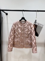 Chanel Vêtements Veste En Duvet Blanc Tissé Soie Duvet d'oie blanche Collection automne - hiver 1 Chanel Vêtements Veste En Duvet Blanc Tissé Soie Duvet d’oie blanche Collection automne – hiver