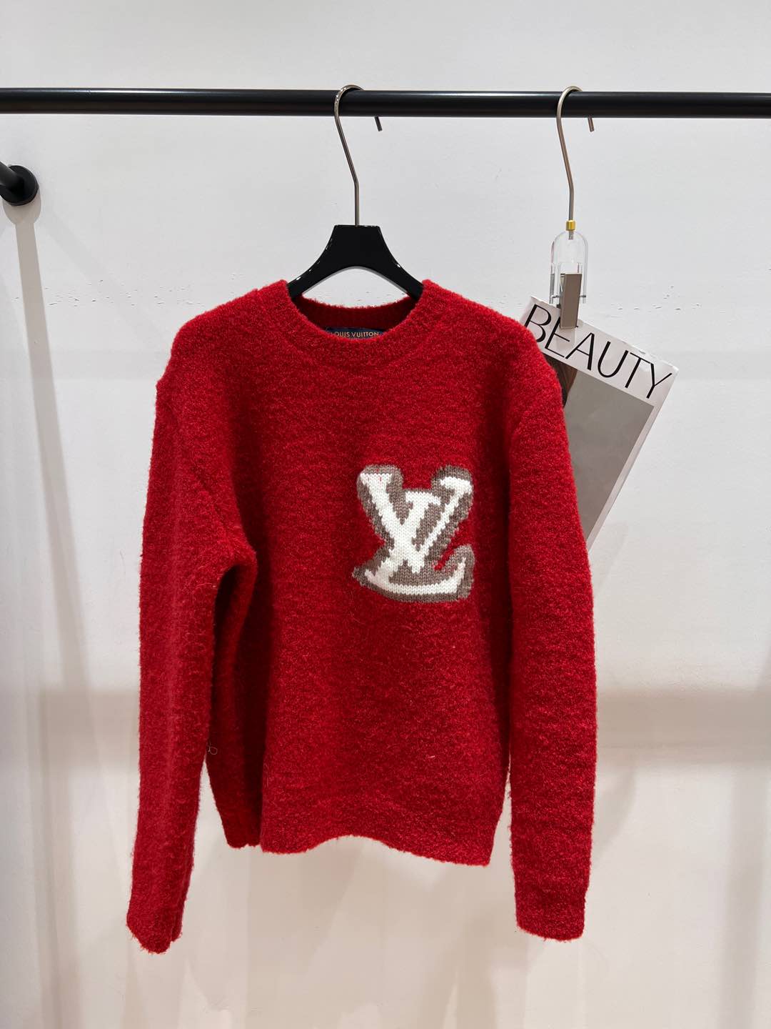 NO:297216,——LV——New early spring wool sweater, on sale at the same time on the official website, many bloggers have the same style, soft and comfortable fabric, skin-friendly and warm SML,, louis vuitton, sweaters, alexander wang19860909——LV——早春新款羊毛毛衣,官网同步在售,超多博主同款,面料软糯舒服,亲肤又保暖SML,,louis vuitton,sweaters,alexander wang,Women's clothing