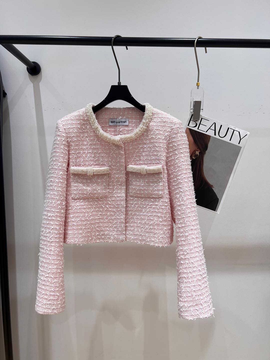 NO:297233,——Self-portrai*——A new early spring small fragrance jacket, on sale on the official website, super heavy-work pure handmade beads, using top-quality water-mill beads with super gentle cherry blossom powder, the upper body is super elegant SML, Jackets & coats, alexander wang19860909——Self-portrai*——早春新款小香风外套,官网在售,超级重工纯手工钉珠,采用顶好的水磨珠搭配超级温柔的樱花粉,上身超级显气质SML,,jackets & coats,alexander wang,Women's clothing