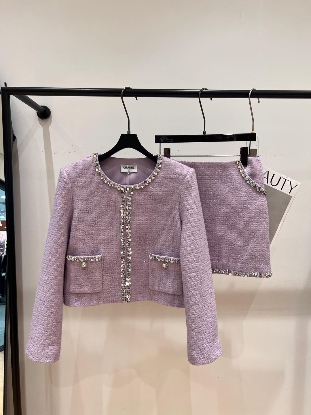 NO:297227,Jacket and skirt - Chane* - New early spring small fragrance style suit, using pure handmade beads heavy craftsmanship, with a crisp and stylish upper body, super 