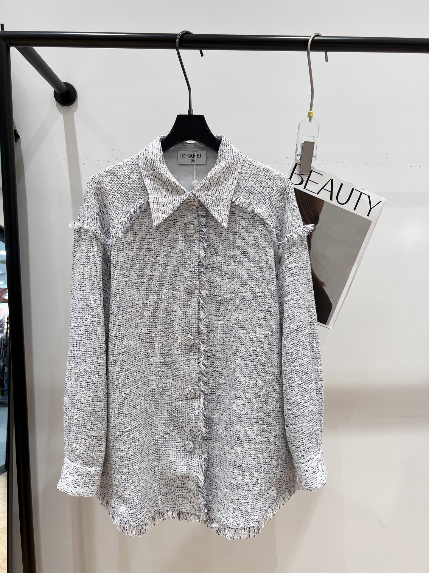 NO:308283,——Chane*——2025 early spring new coarse-spoke shirt, exclusive customization, pure hand-made hair plucking technology, loose style, casual and fashionable upper body, SML, chanel, alexander wang19860909——Chane*——2025早春新款粗纺衬衣,独家开版定制,纯手工拔毛工艺,版型宽松,上身休闲又时尚,SML,,chanel,alexander wang,Women's clothing