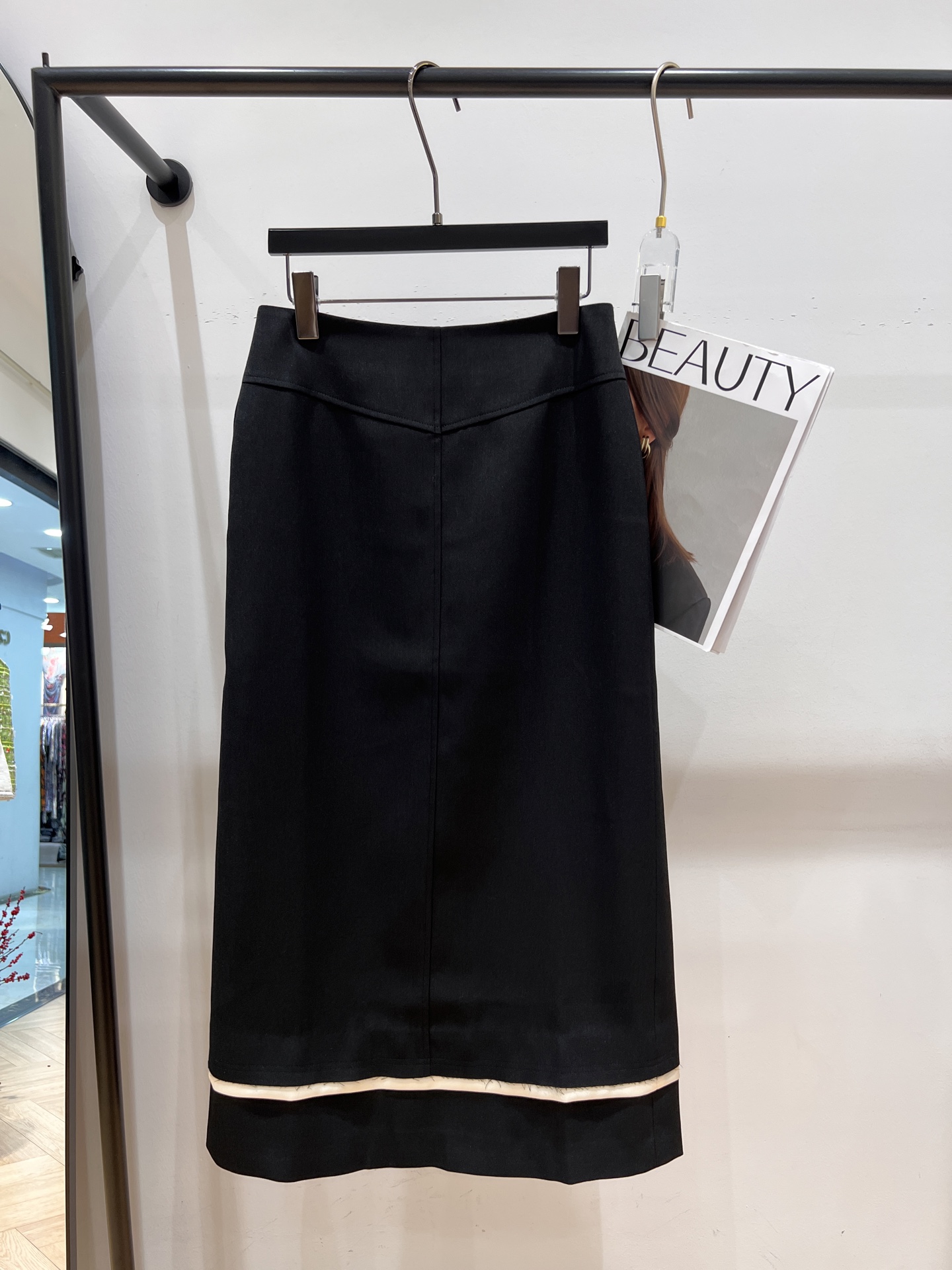 NO:308872,——MM6—2025 early spring new skirt, exclusive customization, customized fabric, full texture, full of femininity, SML, masion margiela, skirts, alexander wang19860909——MM6——2025早春新款半身裙,独家开版定制,定制面料,质感拉满,上身女人味十足,SML,,masion margiela,skirts,alexander wang,Women's clothing