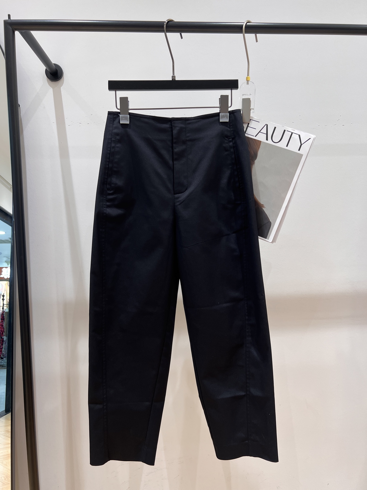 NO:308898,——ICICLE—2025 early spring new cropped pants, customized fabric, high rebound and wrinkle, upper body modified leg shape, SMLXL, alexander wang19860909——ICICLE——2025早春新款九分裤,定制面料,高回弹不易皱,上身修饰腿型,SMLXL,,alexander wang,Women's clothing
