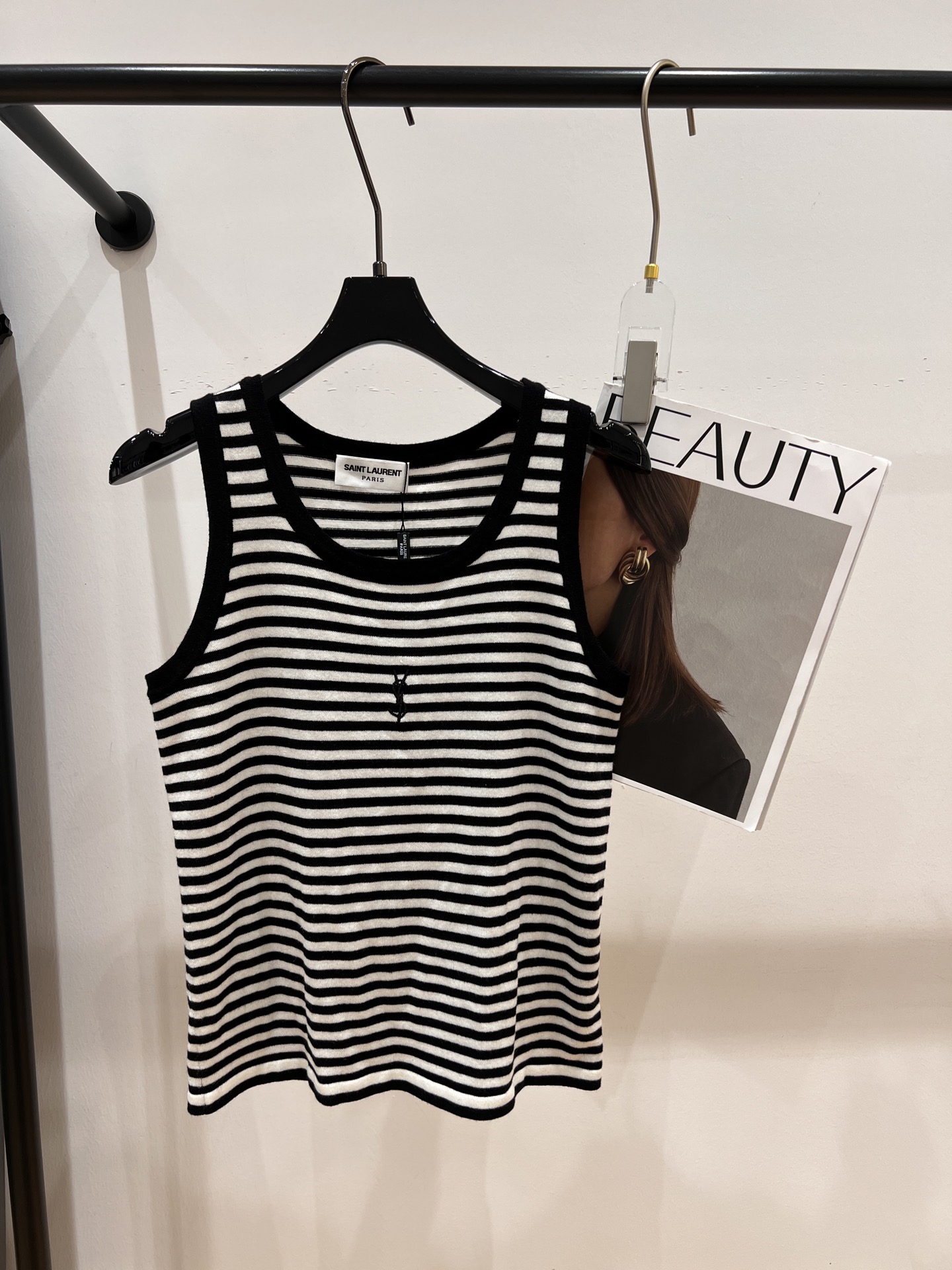 NO:312400,——YSL——New early spring striped vest, on sale on the official website, classic striped contrasting colors, fashionable and casual upper body, soft and comfortable fabric SML, saint laurent, alexander wang19860909——YSL——早春新款条纹背心,官网在售,经典条纹撞色,上身时尚休闲,面料软糯舒适SML,,saint laurent,alexander wang,Women's clothing