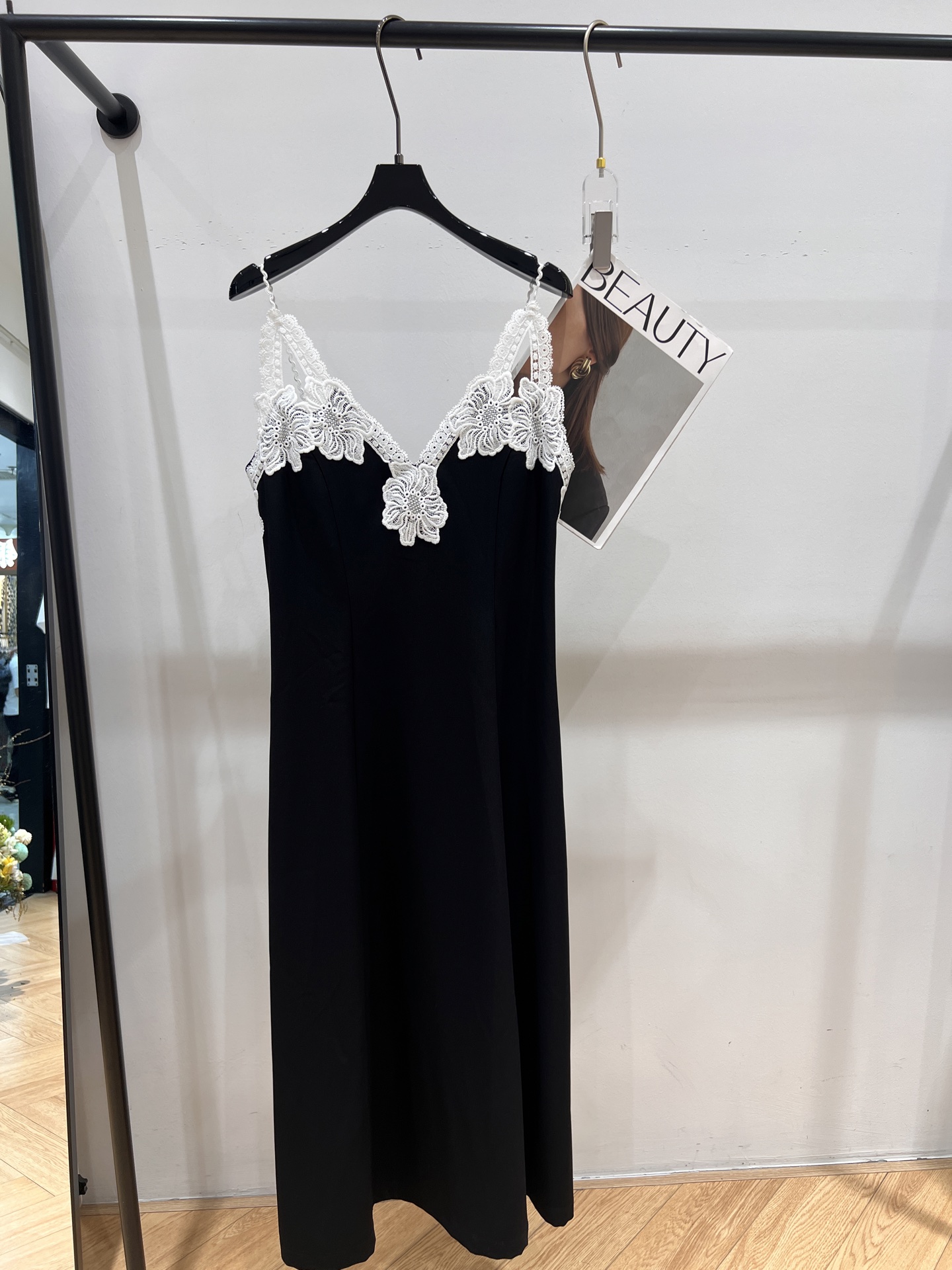 NO:320579,——JILSANDE*——2025 early spring new acetic acid dress, on sale on the official website, a single item that many bloggers are wearing, the collision between acetic acid and lace is really amazing, SML, jil sander, skirts, alexander wang19860909——JILSANDE*——2025早春新款醋酸连衣裙,官网在售,超多博主都在穿的一个单品,醋酸跟蕾丝的碰撞真的超级惊艳,SML,,jil sander,skirts,alexander wang,Women's clothing