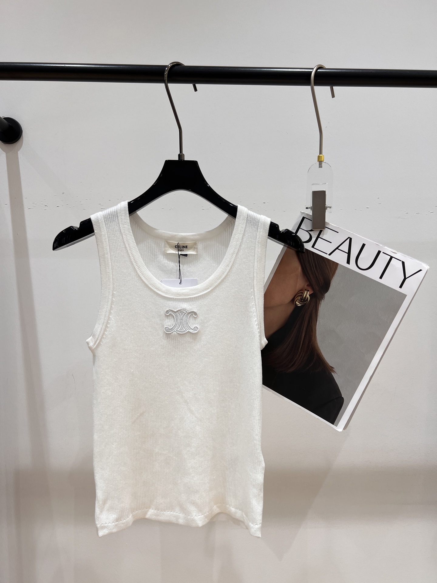 NO:321294,——Celin*——2025 early spring new vest, super beautiful style, exquisite round neck, perfectly showing the collarbone, lengthening the neck line, SML, celine, alexander wang19860909——Celin*——2025早春新款背心,版型超级漂亮,精致大圆领,完美展现出锁骨,拉长脖颈线条,SML,,celine,alexander wang,Women's clothing