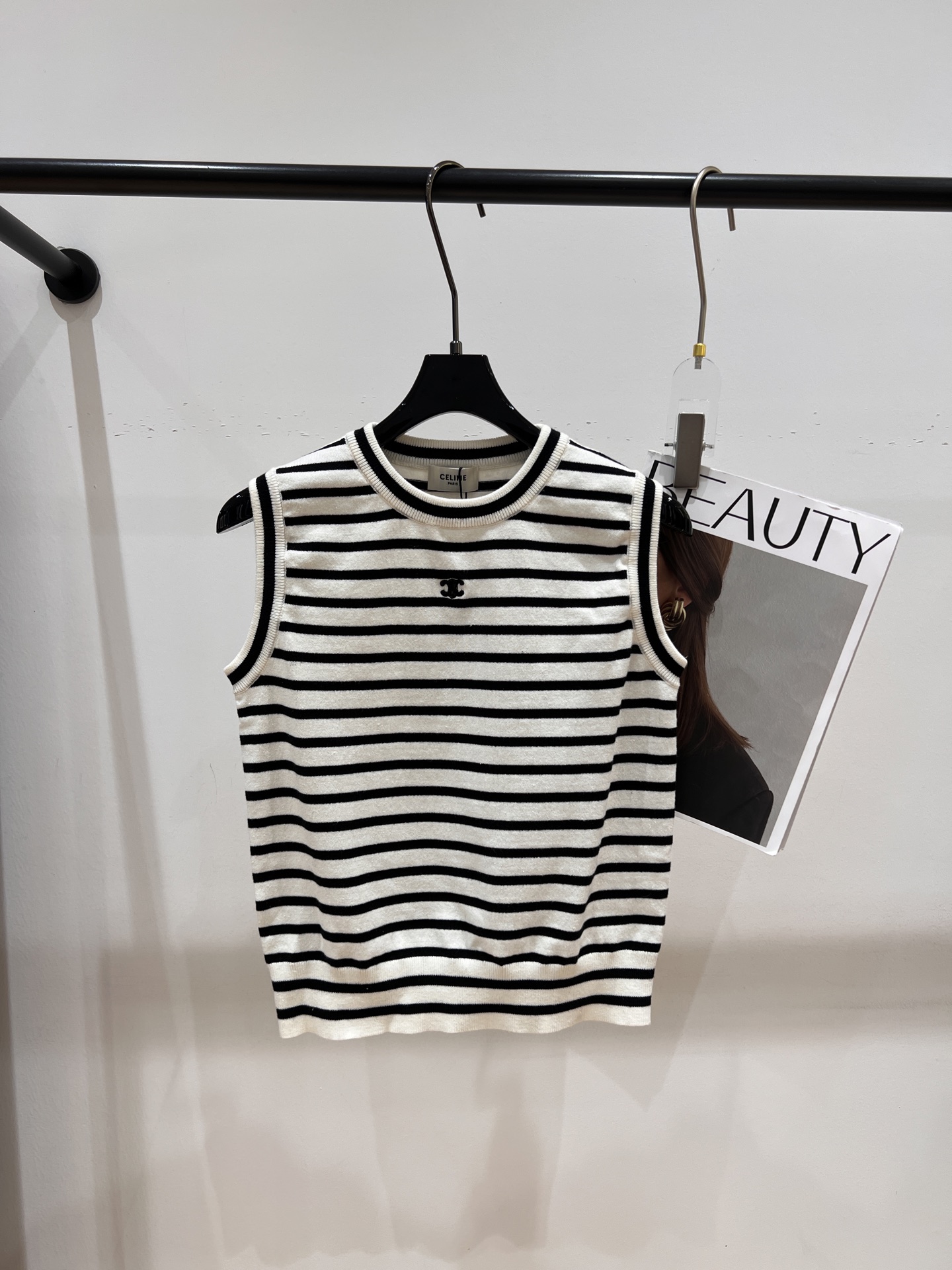 NO:321315,——Celin*——2025 early spring new striped vest, classic black and white stripes paired with classic Arc de Triomphe label, soft and delicate fabric SML, celine, alexander wang19860909——Celin*——2025早春新款条纹背心,经典黑白条纹搭配经典凯旋门贴标,面料柔软细腻SML,,celine,alexander wang,Women's clothing