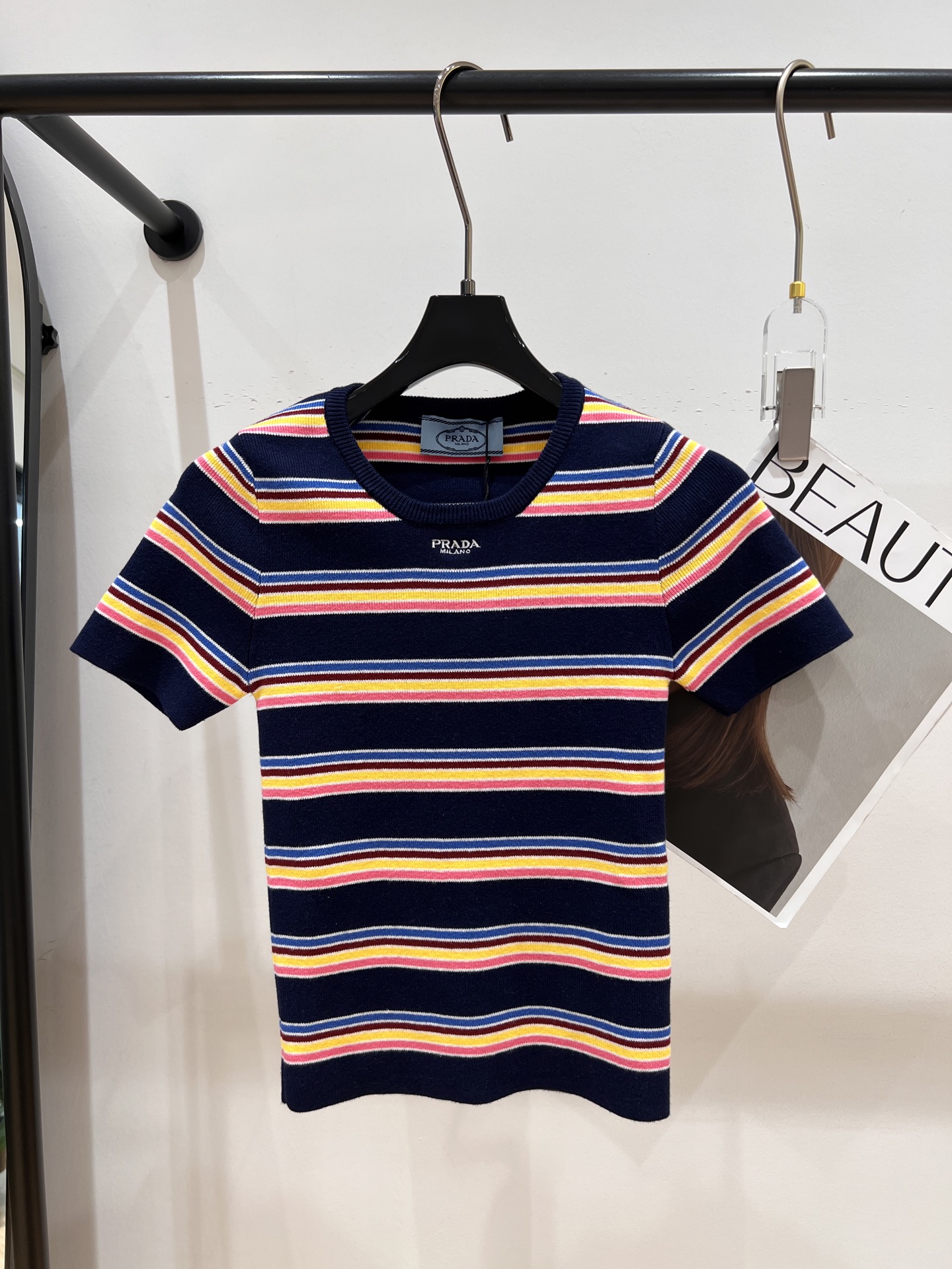 NO:323554,——Prad*——2025 early spring new striped knitted vest, rainbow color, let you wear it effortlessly and easily become a fashionable person, elastic super large SML, prada, alexander wang19860909——Prad*——2025早春新款条纹针织背心,彩虹色系,让你穿搭毫不费力,轻松成为时髦精,弹力超级大SML,,prada,alexander wang,Women's clothing