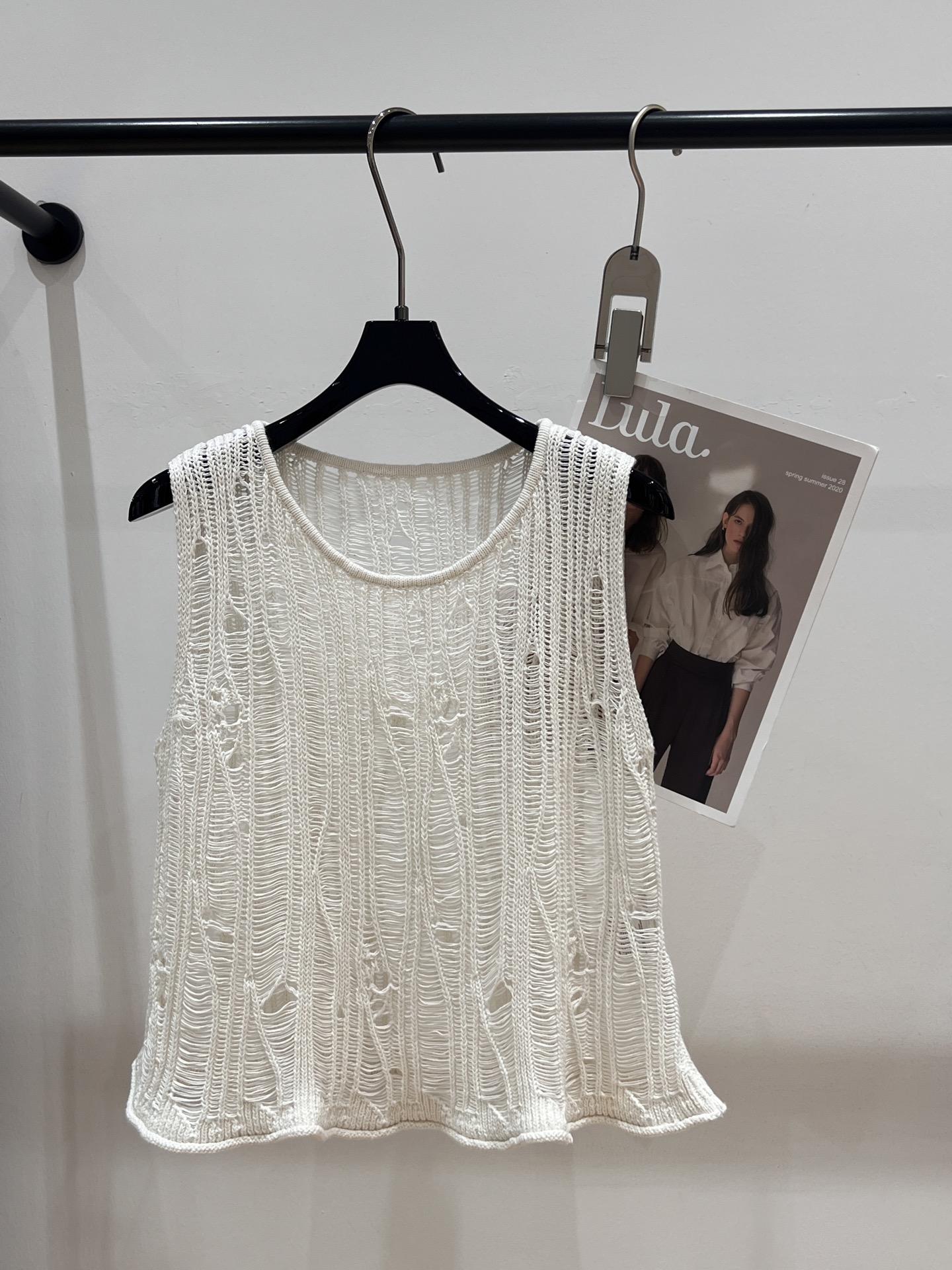 NO:327650,——IRO—2025 summer new knitted vest, on sale on the official website, hollow elements matching clothes wavy design, top body full of fashion SML, alexander wang19860909——IRO——2025夏季新款针织背心,官网在售,镂空元素搭配衣摆波浪设计,上身时尚感十足SML,,alexander wang,Women's clothing