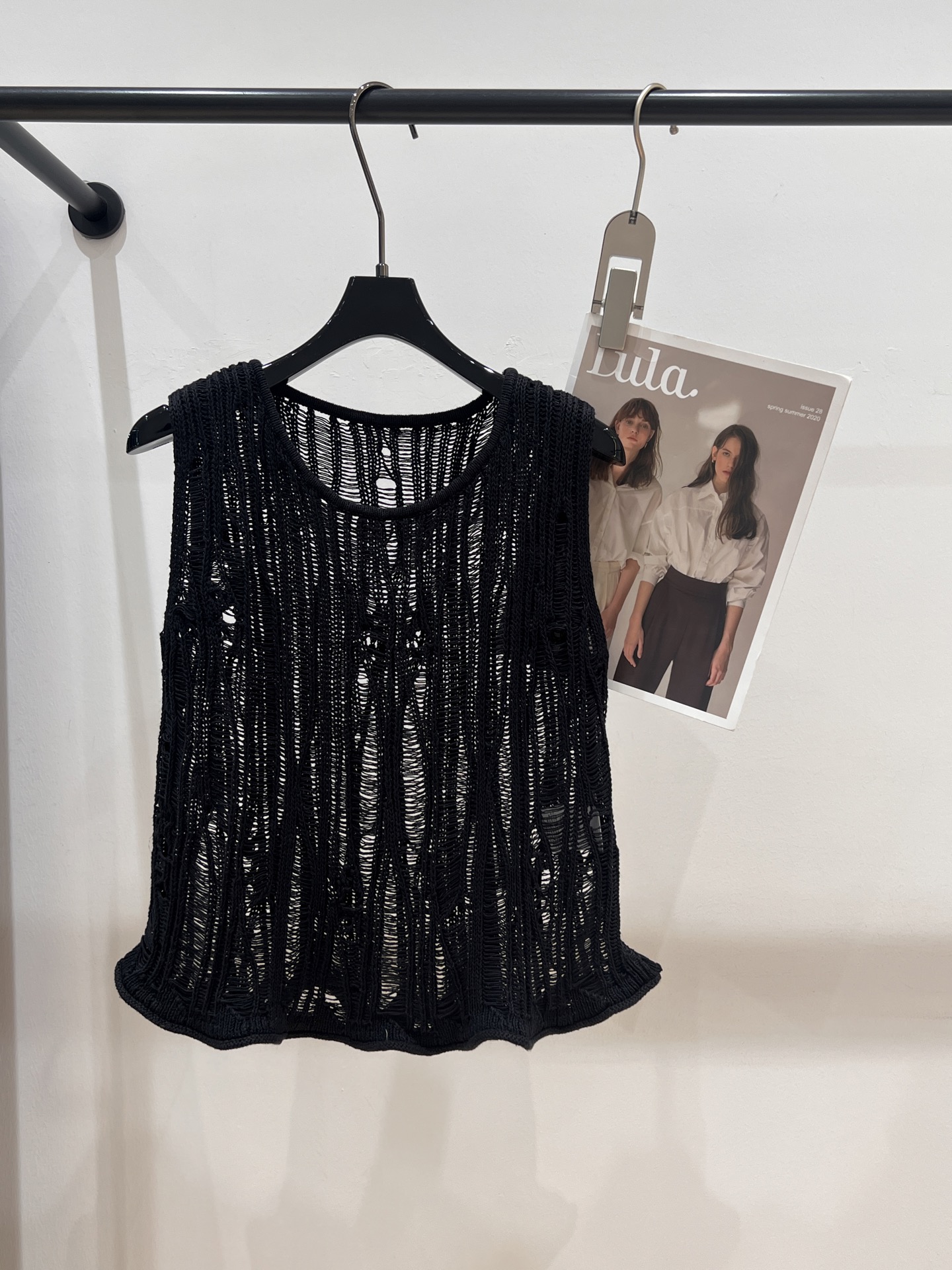 NO:327656,——IRO—2025 summer new knitted vest, on sale on the official website, hollow elements matching clothes wavy design, top body full of fashion SML, alexander wang19860909——IRO——2025夏季新款针织背心,官网在售,镂空元素搭配衣摆波浪设计,上身时尚感十足SML,,alexander wang,Women's clothing