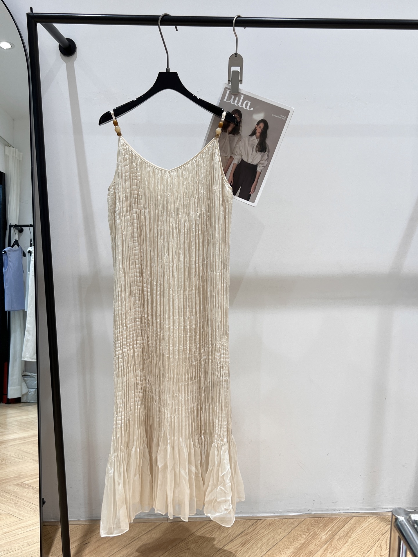 Elegant Pleated Maxi Dress - Summer Style, Romantic Flair 2 i1745811439910 3499 0 0