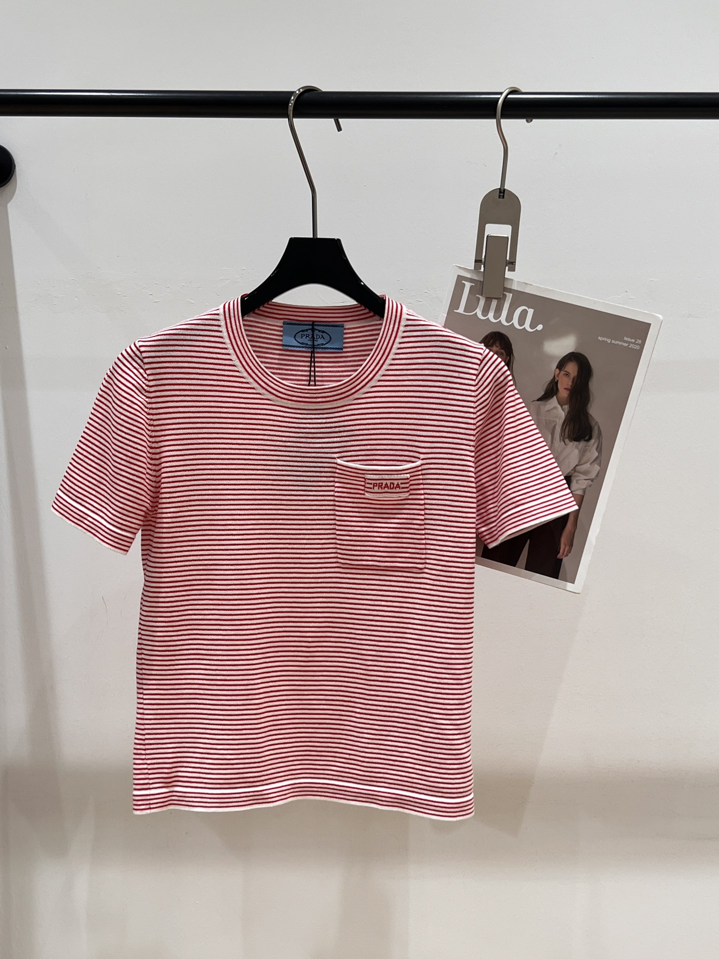 NO:333336,——Prad*——2025 summer new knitted top, on sale at the same time on the official website, soft and comfortable fabric, strong breathability SML, prada, alexander wang19860909——Prad*——2025夏季新款针织上衣,官网同步在售,面料软糯舒服,透气性强SML,,prada,alexander wang,Women's clothing