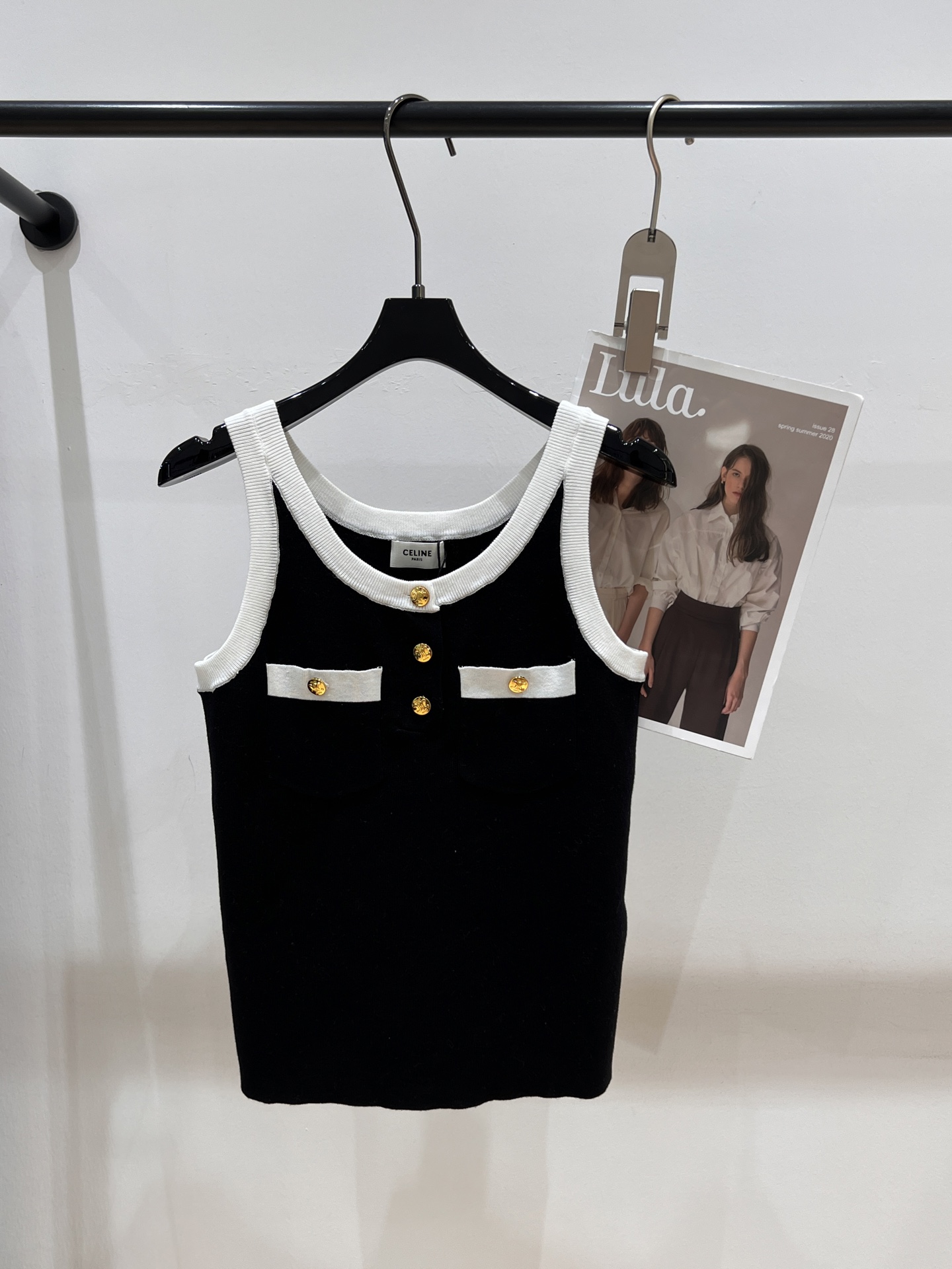 NO:334461,——CELIN*——New summer contrast vest, classic style, black and white color matching with classic Arc de Triomphe hardware buckle, super texture SML, celine, alexander wang19860909——CELIN*——夏季新款撞色背心,经典版型,黑白配色搭配经典凯旋门五金扣,质感超强SML,,celine,alexander wang,Women's clothing