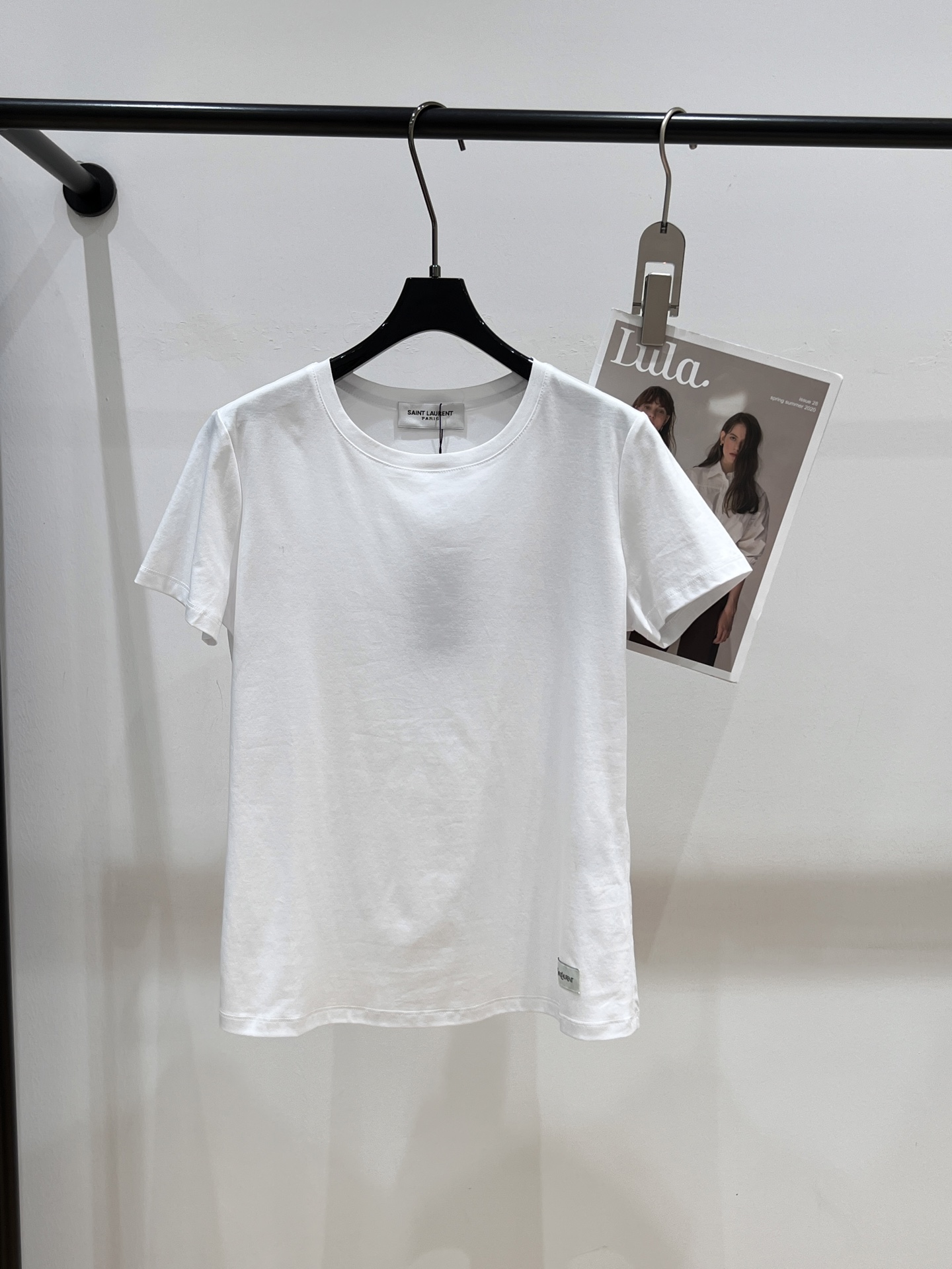 NO:334469,——YSL——New summer pure cotton T-shirt, a simple and clean style, versatile and versatile, excellent fabric workmanship, made in four colors, SML, saint laurent,tees, t-shirt, alexander wang19860909——YSL——夏季新款纯棉T恤,简单又干净的一个版型,万能百搭,面料做工都极好,做了四个颜色,SML,,saint laurent,tees，t-shirt,alexander wang,Women's clothing