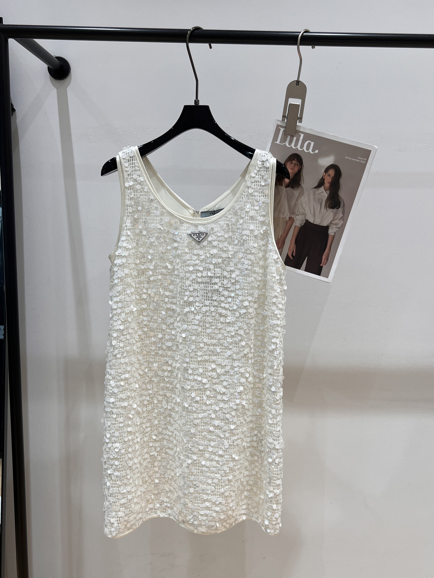 NO:335206,——Prad*——2025 summer new sequin dress, a super textured ready-to-wear, luxurious and shining, becoming the focus of romantic sense. Two-piece designs were made, with skin-friendly upper body and skin-free, SML, prada, skirts, alexander wang19860909——Prad*——2025夏季新款亮片连衣裙,超级有质感的一件成衣,奢华闪耀,成为浪漫感焦点,做了固点假两件设计,上身亲肤不扎肤,SML,,prada,skirts,alexander wang,Women's clothing