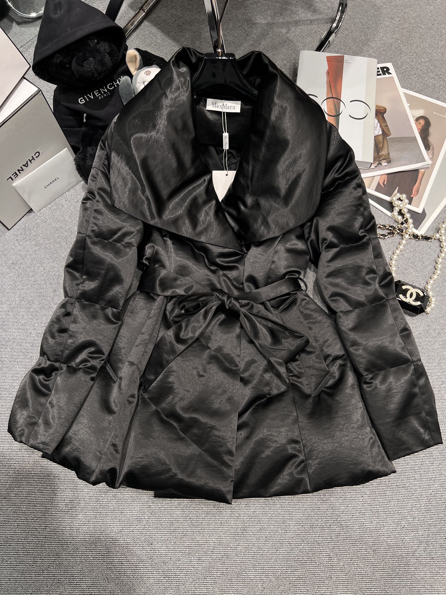 MaxMara 2025 Fall/Winter Goose Down Coat with Magnetic Buckle Belted 2 i1761449402690 1262 0 0