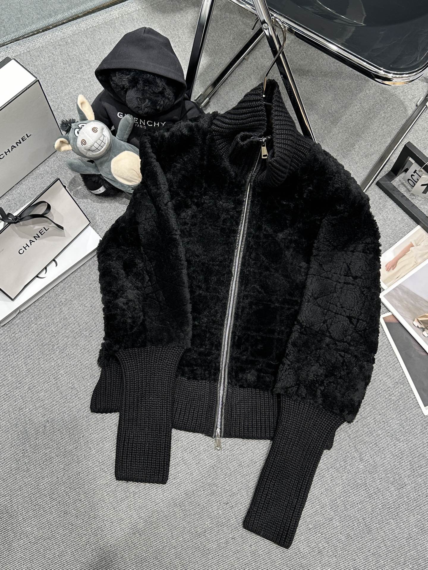 NO:578045,Equipped with dust bag - Dio* - 2025 autumn and winter new fur one-piece jacket, fixed line routing and splicing design, using high-quality imported merino fur one-piece, fashionable must-have SMLXL, dior, jackets & coats, alexander wang19860909配防尘袋——Dio*——2025秋冬新款皮毛一体外套,定格走线搭配拼接设计,采用优质进口美利奴皮毛一体,时髦精必入SMLXL,,dior,jackets & coats,alexander wang,Women's clothing