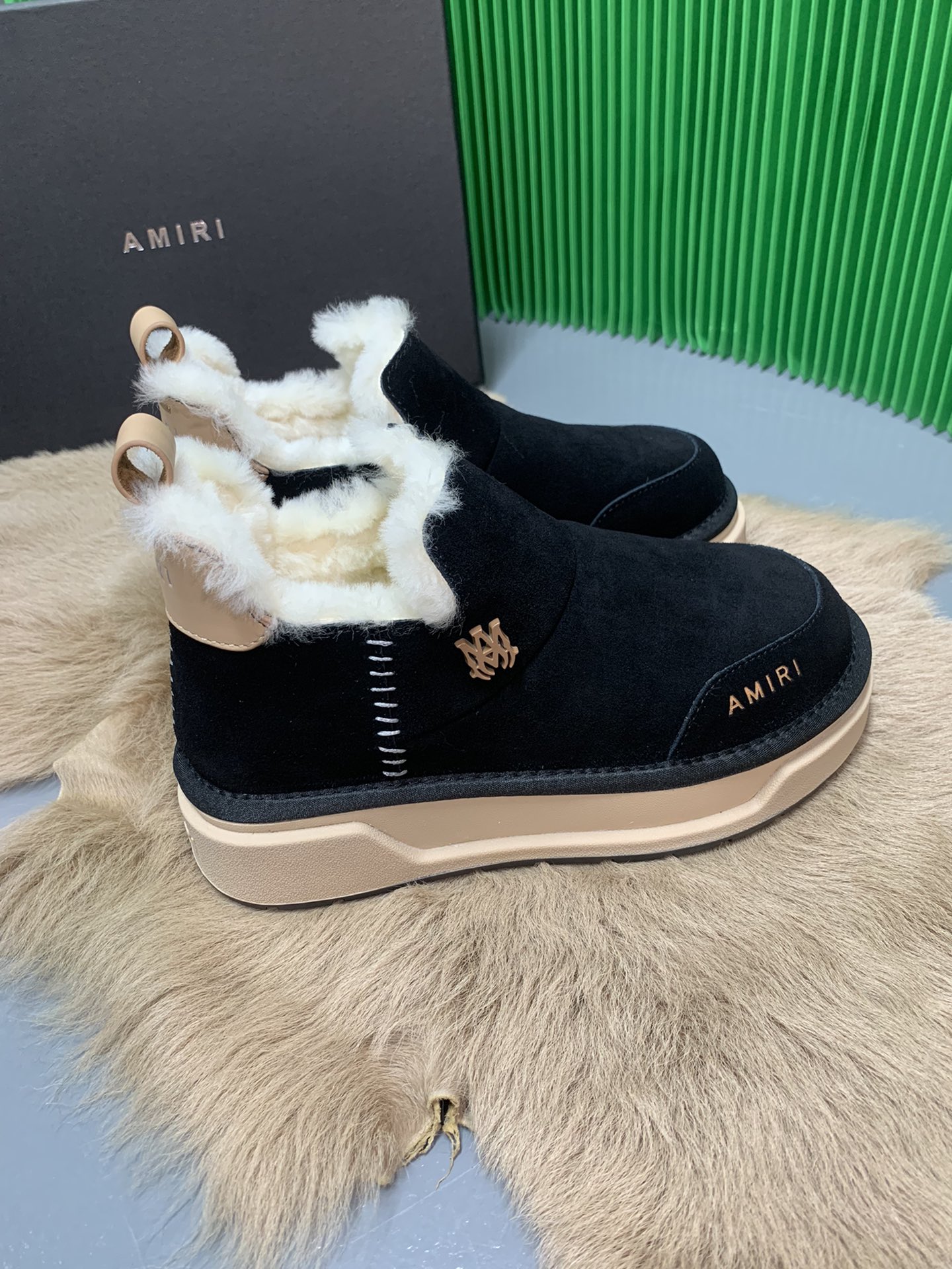 “Amiri Snow Boots: Stylish Fashion with Real Wool, Available in Multiple Sizes” - 图片 4