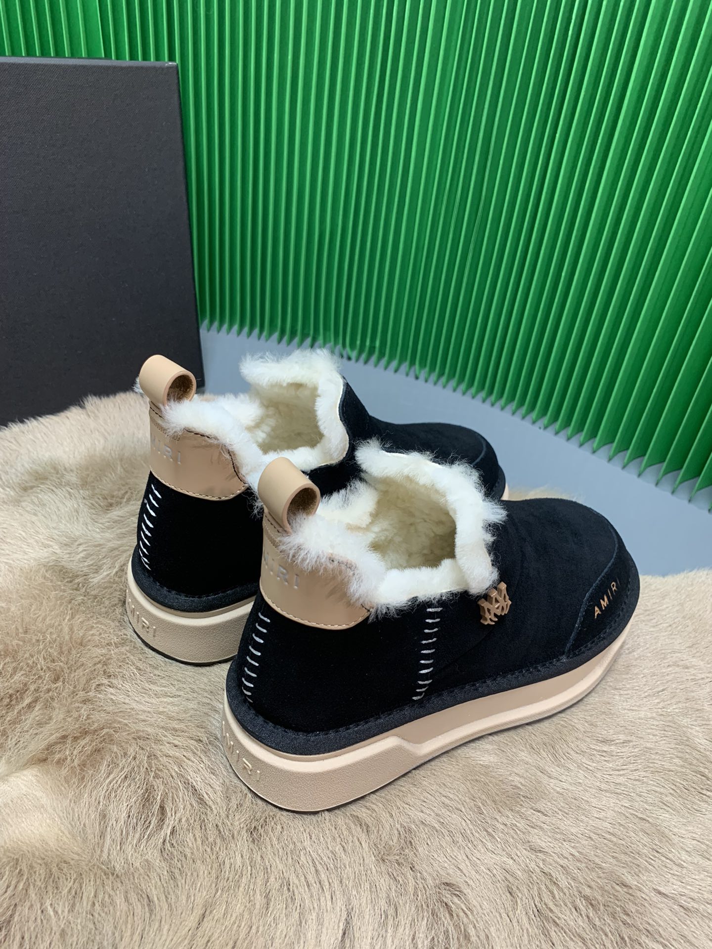 “Amiri Snow Boots: Stylish Fashion with Real Wool, Available in Multiple Sizes” - 图片 3