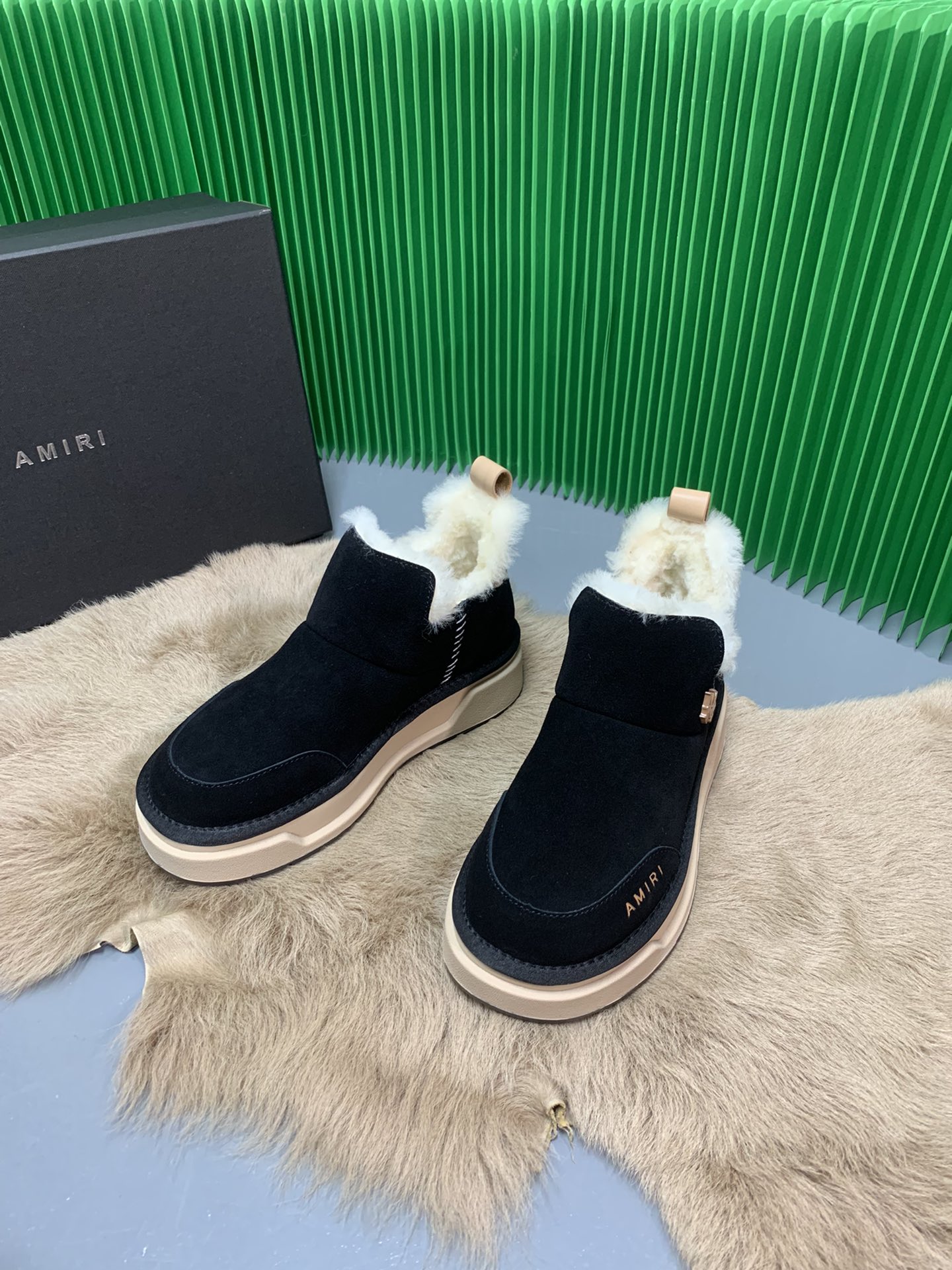 “Amiri Snow Boots: Stylish Fashion with Real Wool, Available in Multiple Sizes” - 图片 2