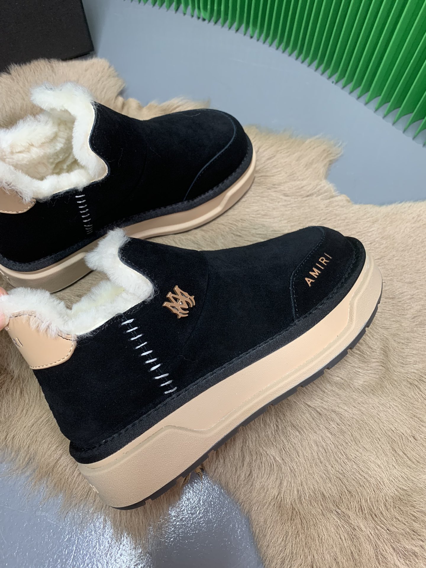 “Amiri Snow Boots: Stylish Fashion with Real Wool, Available in Multiple Sizes” - 图片 8