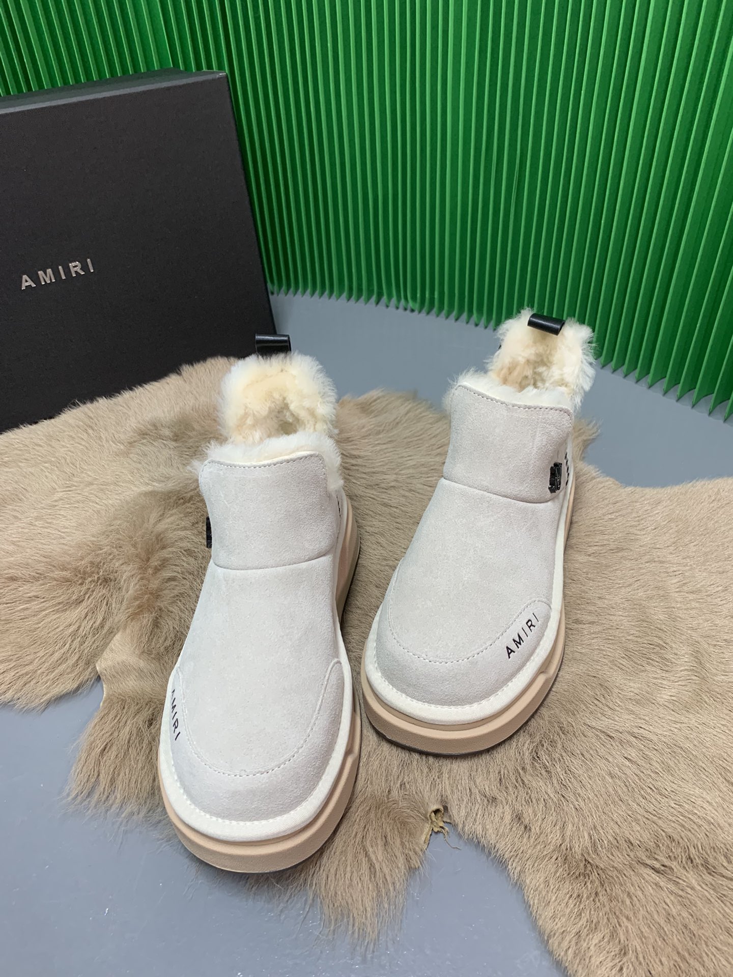 “Amiri Snow Boots: Stylish Design with Real Wool, Priced at $100” - 图片 7