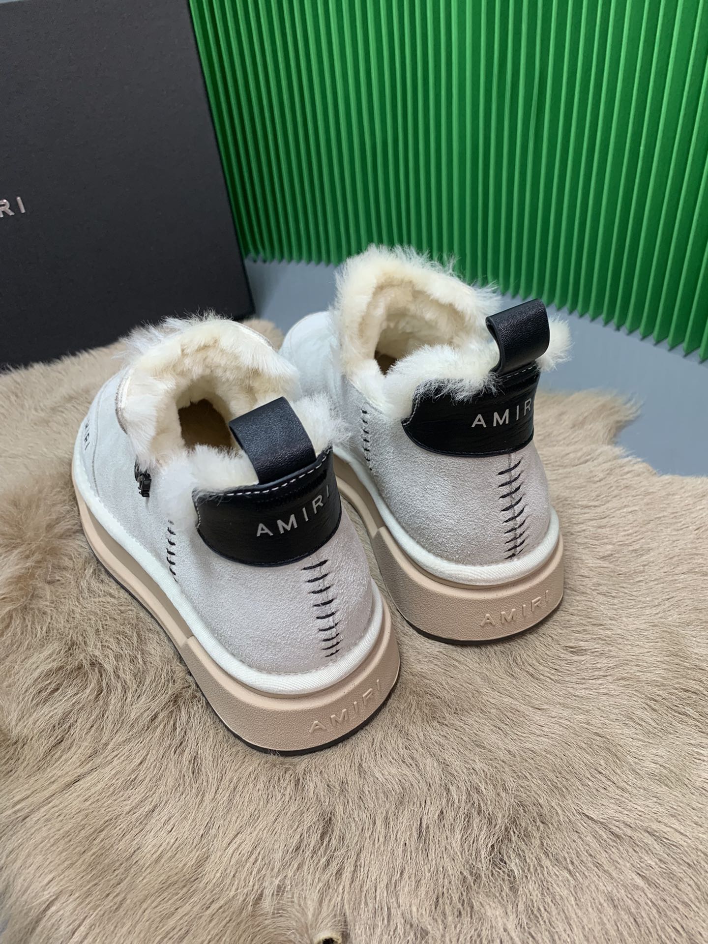 “Amiri Snow Boots: Stylish Design with Real Wool, Priced at $100” - 图片 9