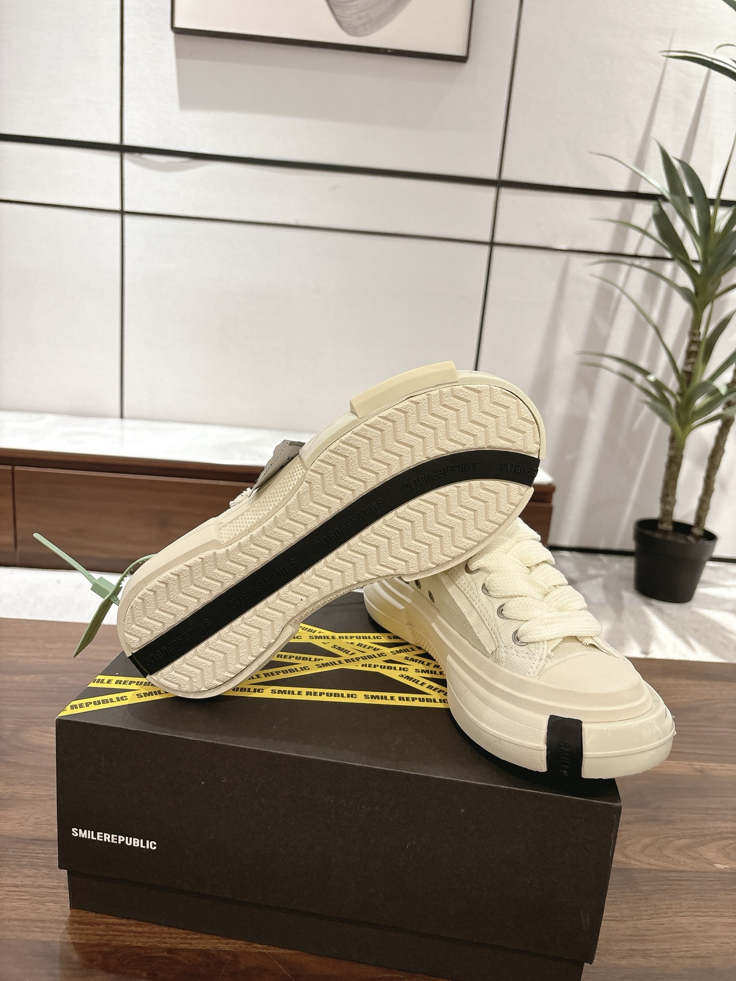 NO:387718,SMILEREPUBLIC | 70S INCEPTION 70S NATIONAL PATTERN smilerepublic 70S Galaxy series couple style, canvas shoes casual shoes Xiaohongshu star must show style, too cool and spicy 70S Galaxy couple style custom tassel canvas fabric, top layer cowhide two pairs of combination sole~~ 35-40 women's style/39-44 men's style, casual shoes/sports shoes, sneakers, cowhide19860909SMILEREPUBLIC | 70S INCEPTION 70S NATIONAL PATTERN smilerepublic 70S银河系列情侣款,帆布鞋 休闲鞋 小红书明星必show款,太酷辣啦 70S银河系情侣款定制流苏帆布面料,头层牛皮内里,TPU两双组合大底~~ 35—40女款/39—44男款,休闲鞋/运动鞋,sneakers,cowhide,Women's Shoes