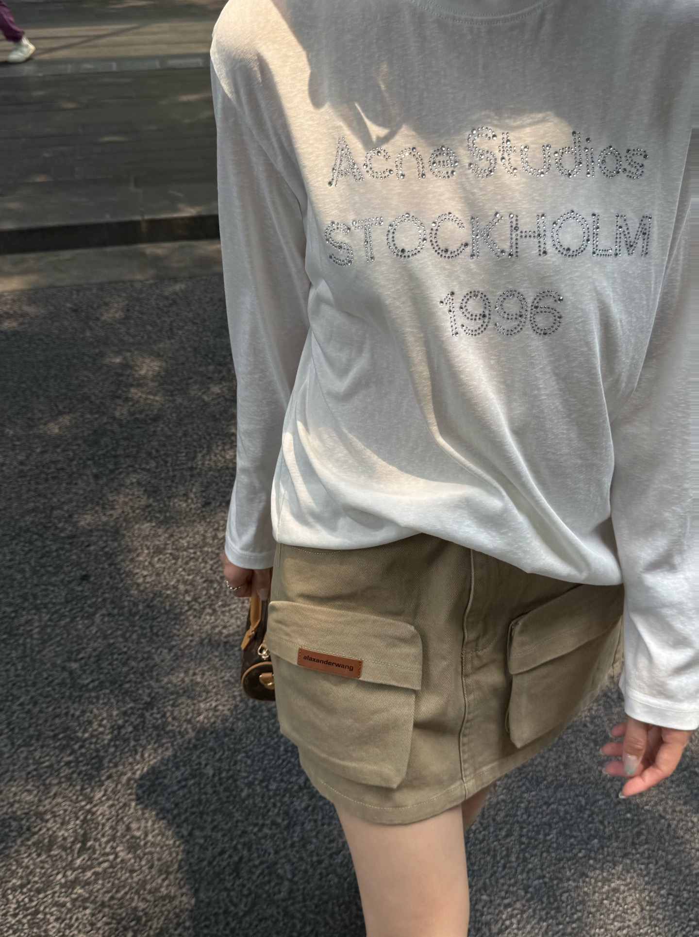 NO:802913,Hide the heat outside your clothes and wear the coolness on your body,19860909把炎热藏在衣外,把清爽穿在身上,,,Women's clothing
