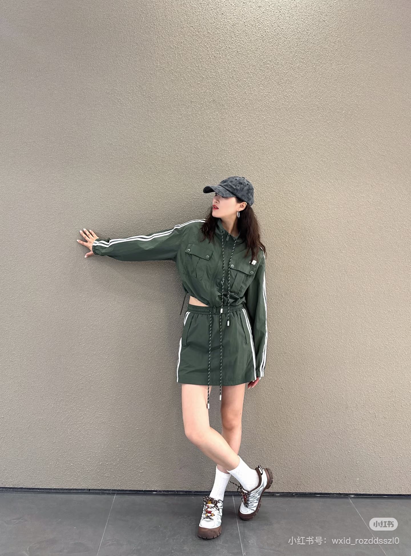 NO:806657,A tonal outfit #workwear style girl# A super stylish outfit,,19860909有调性的穿搭 #工装风女孩# 一套超级洋气,,,Women's clothing