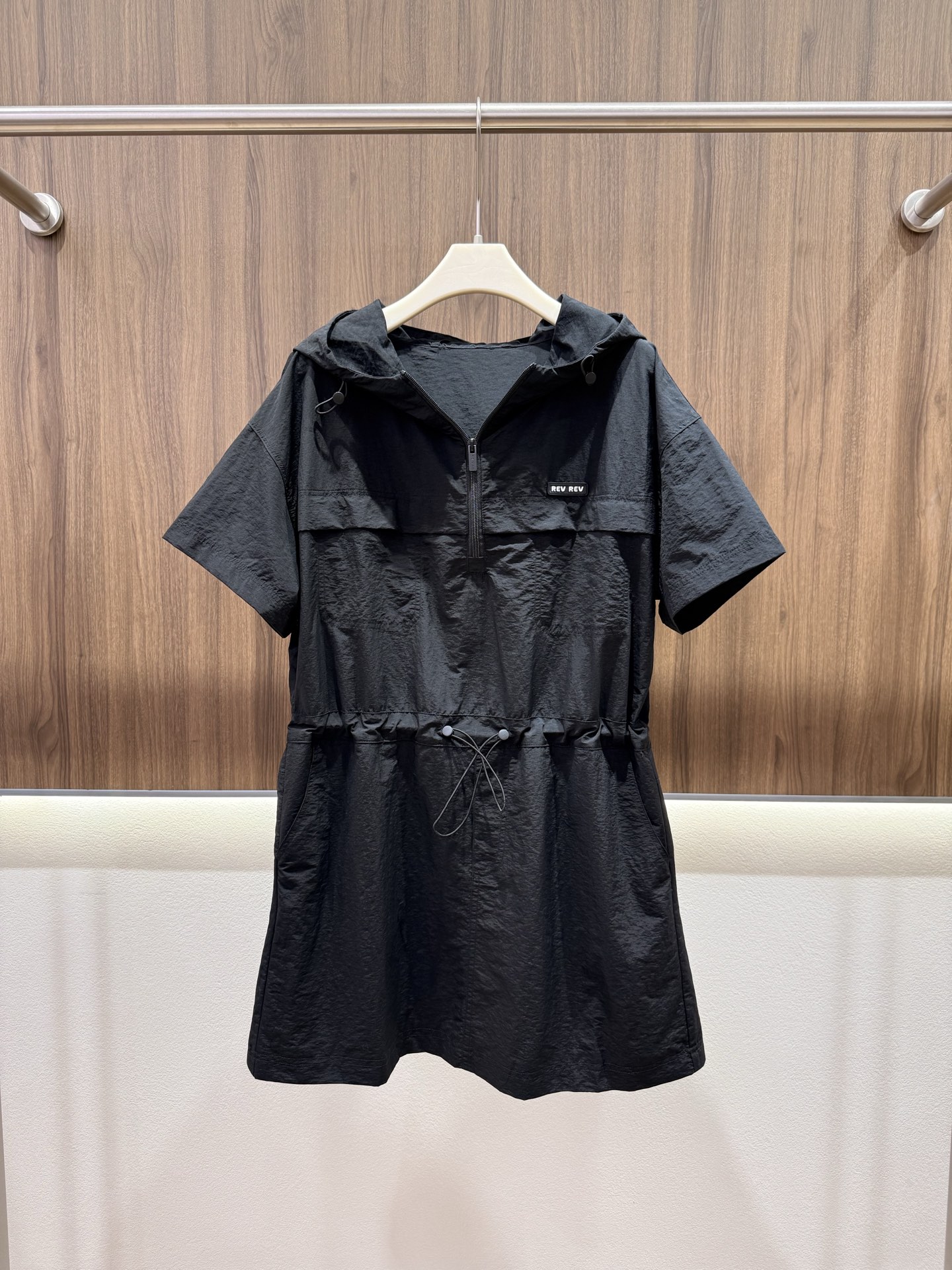NO:844744,2026 Summer Ruifan Work Dress. Super soft and quick-drying fabric. Slim fit on the upper body. Very tolerant. A must-have for daily travel. Can be easily controlled by various body shapes. Drawstring design at waist. Adjustable waist. Quick-drying and breathable fabric. Soft and light after washing. Direct contact with skin. Mainly easy to wear and comfortable. Monochrome SML,,skirts,198609092026夏季芮范工装连衣裙 超柔软速干面料 版型上身显瘦 包容性极强 日常出行必选 各种身形都可轻松驾驭 腰间抽绳设计 可随意调节腰身 速干透气面料 洗水柔软轻薄 直接触肤无碍 主打好穿舒适 单色SML,,skirts,,Women's clothing