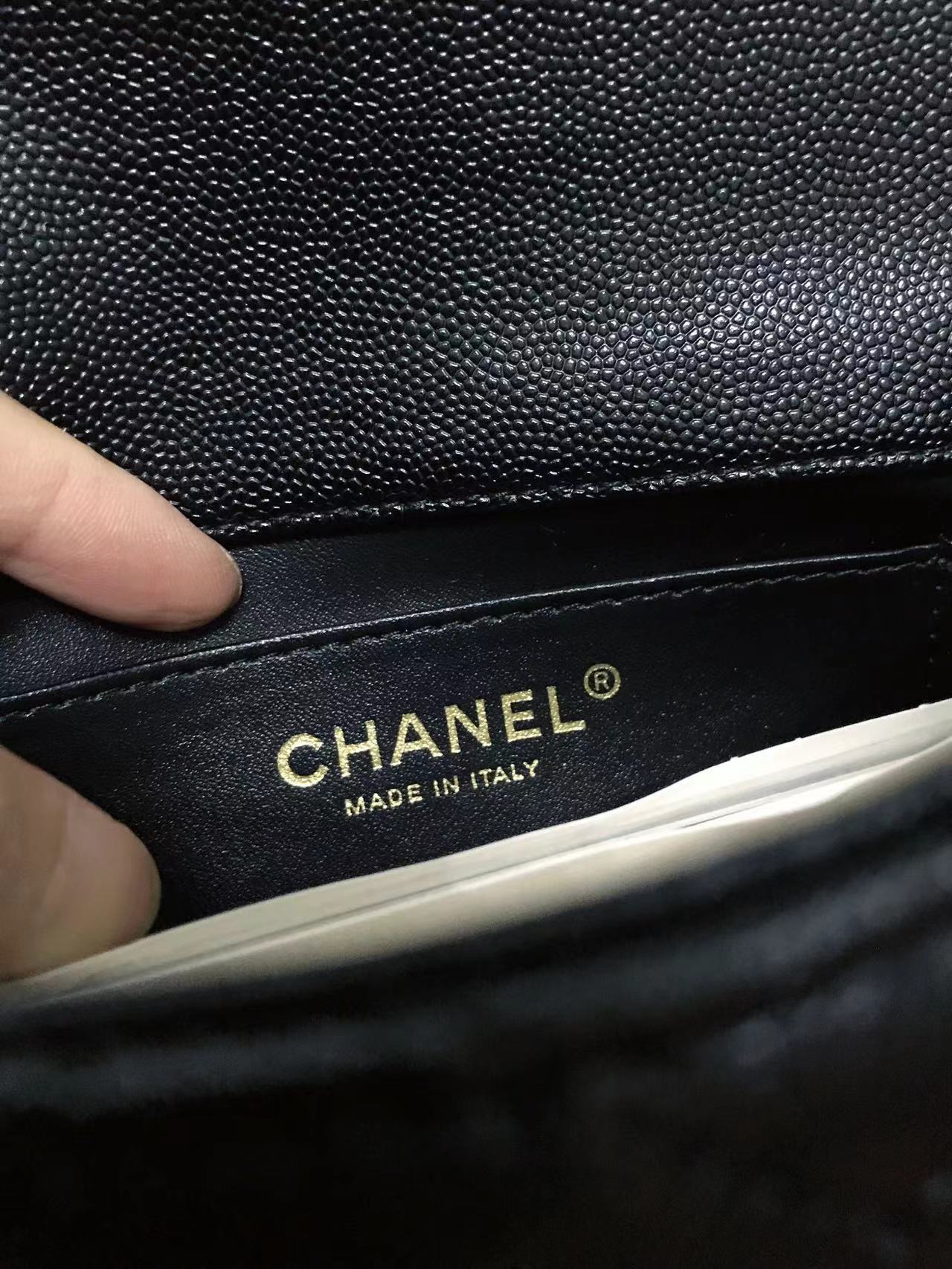 Chanel 升级版方胖子cf型号:AS3828简介: 质量 之作 华丽与气质的前沿 是你意想不到的尊贵